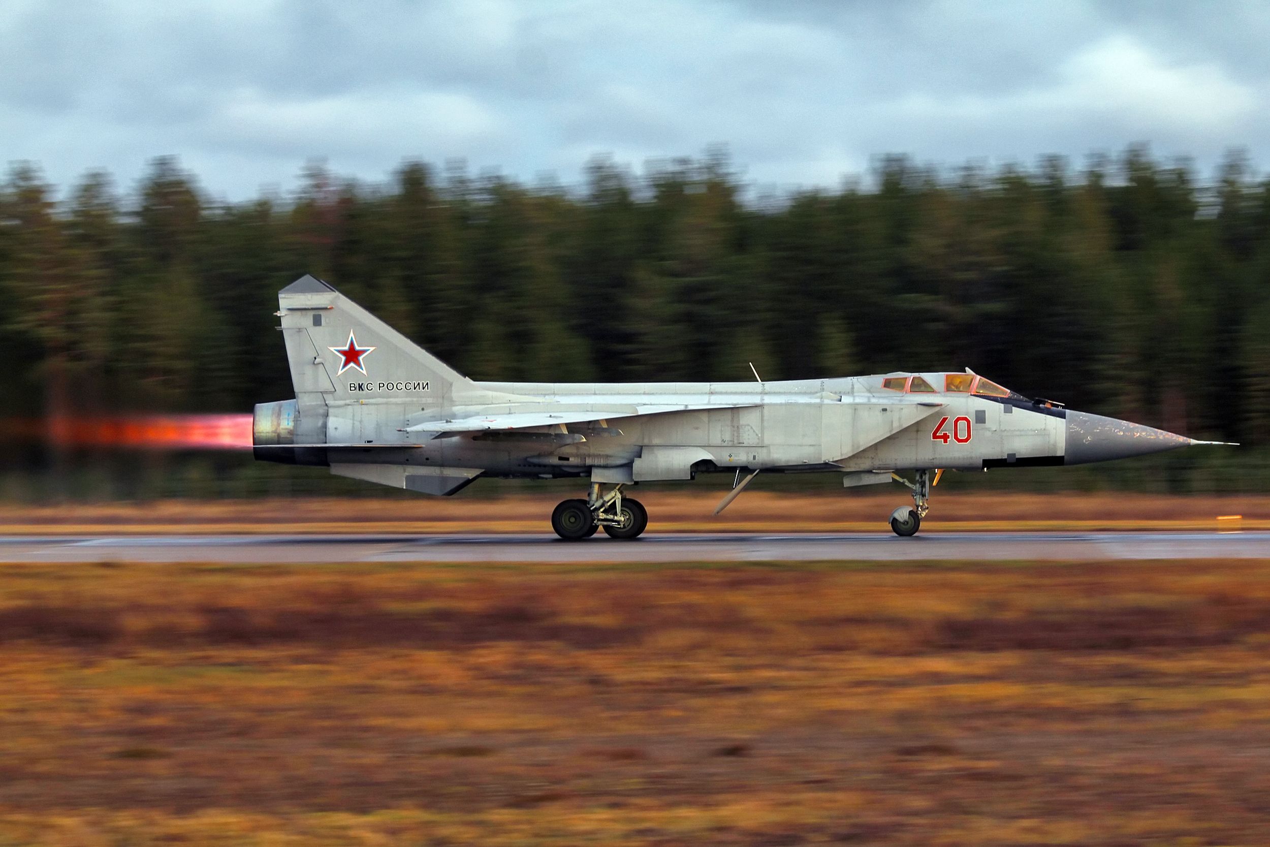 Top 5: The World's Fastest Fighter Jets