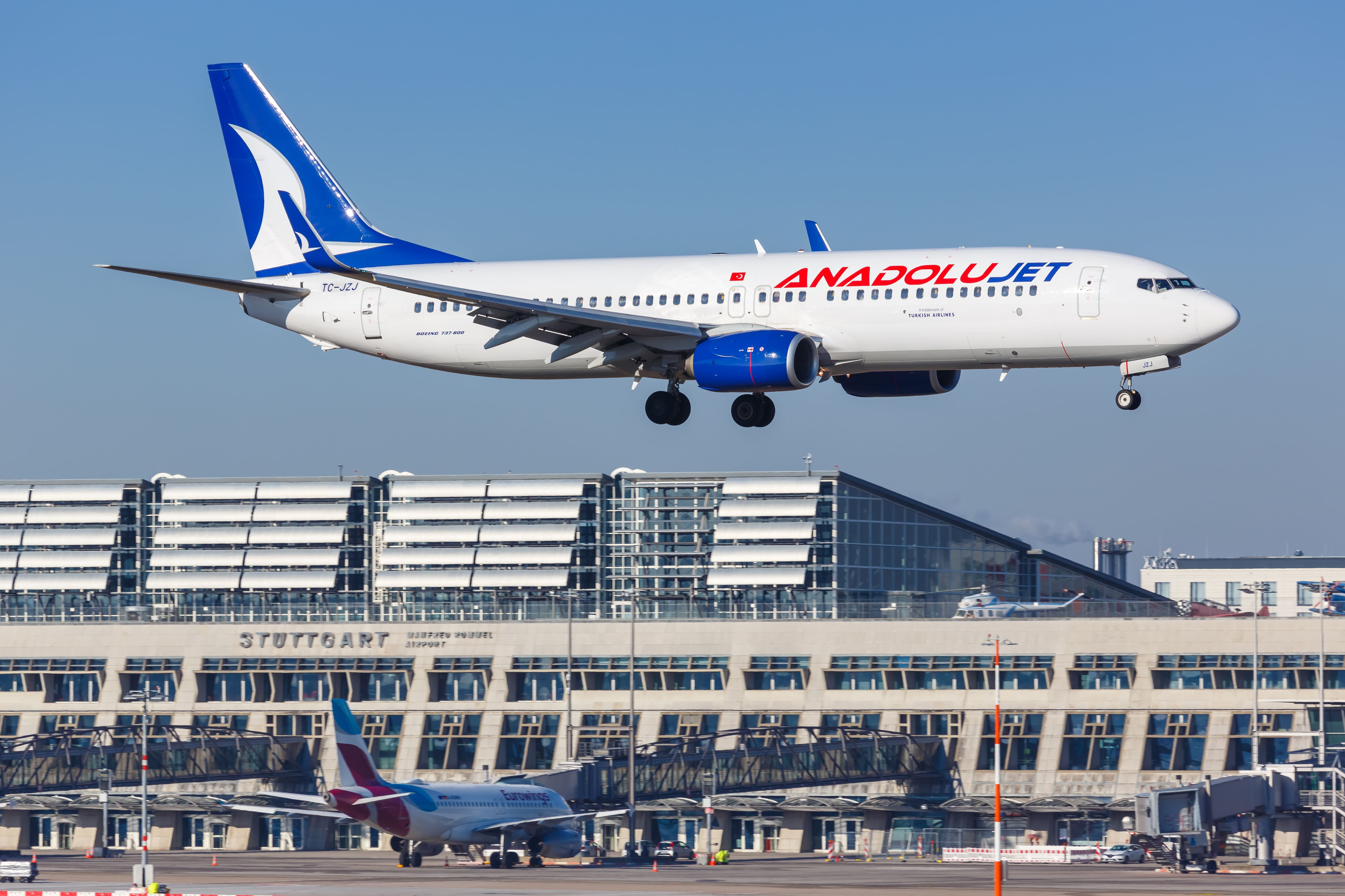 Why A Beirut-Bound Anadolujet Boeing 737 Engine Was Forced To Shut Down