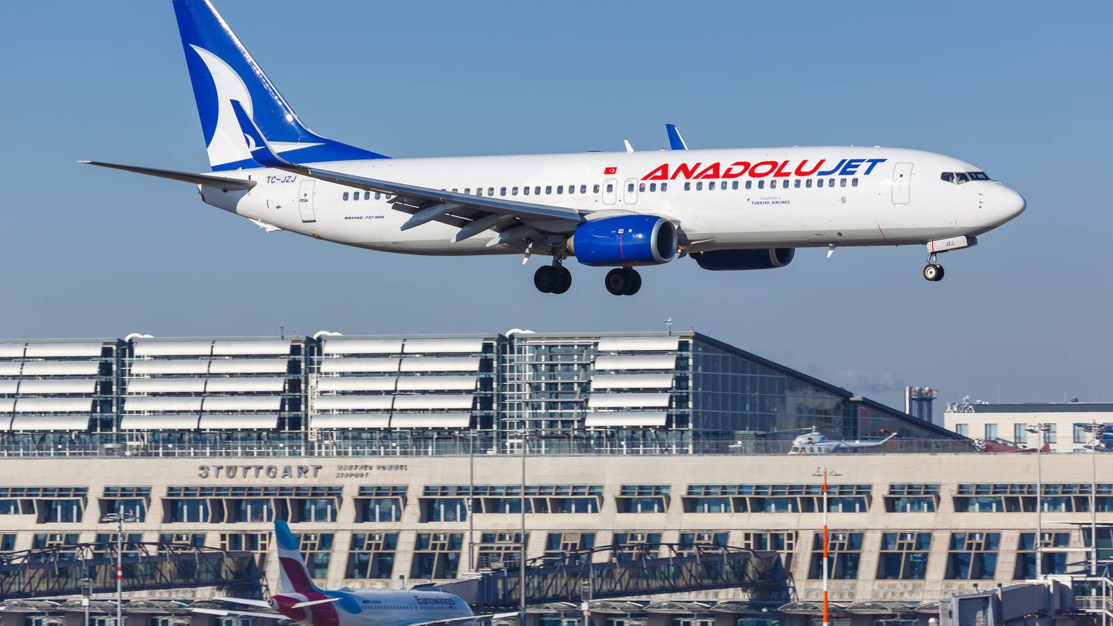 Why A Beirut-Bound Anadolujet Boeing 737 Engine Was Forced To Shut Down