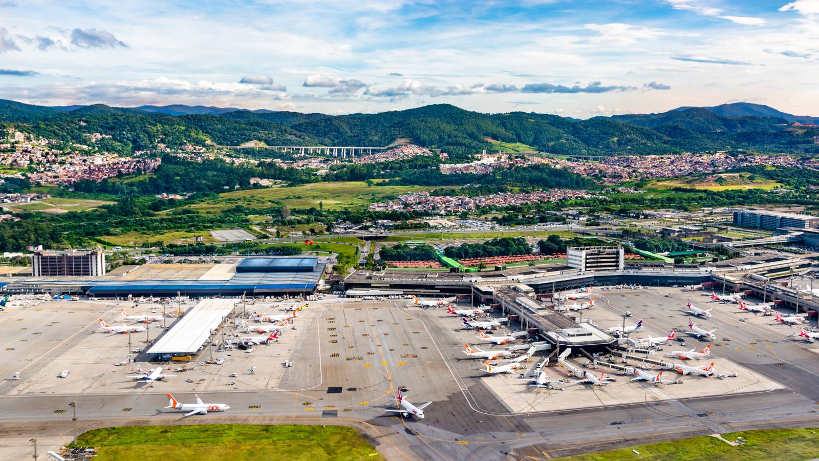 Top 10: The World's Cheapest Airports For Weekly Parking