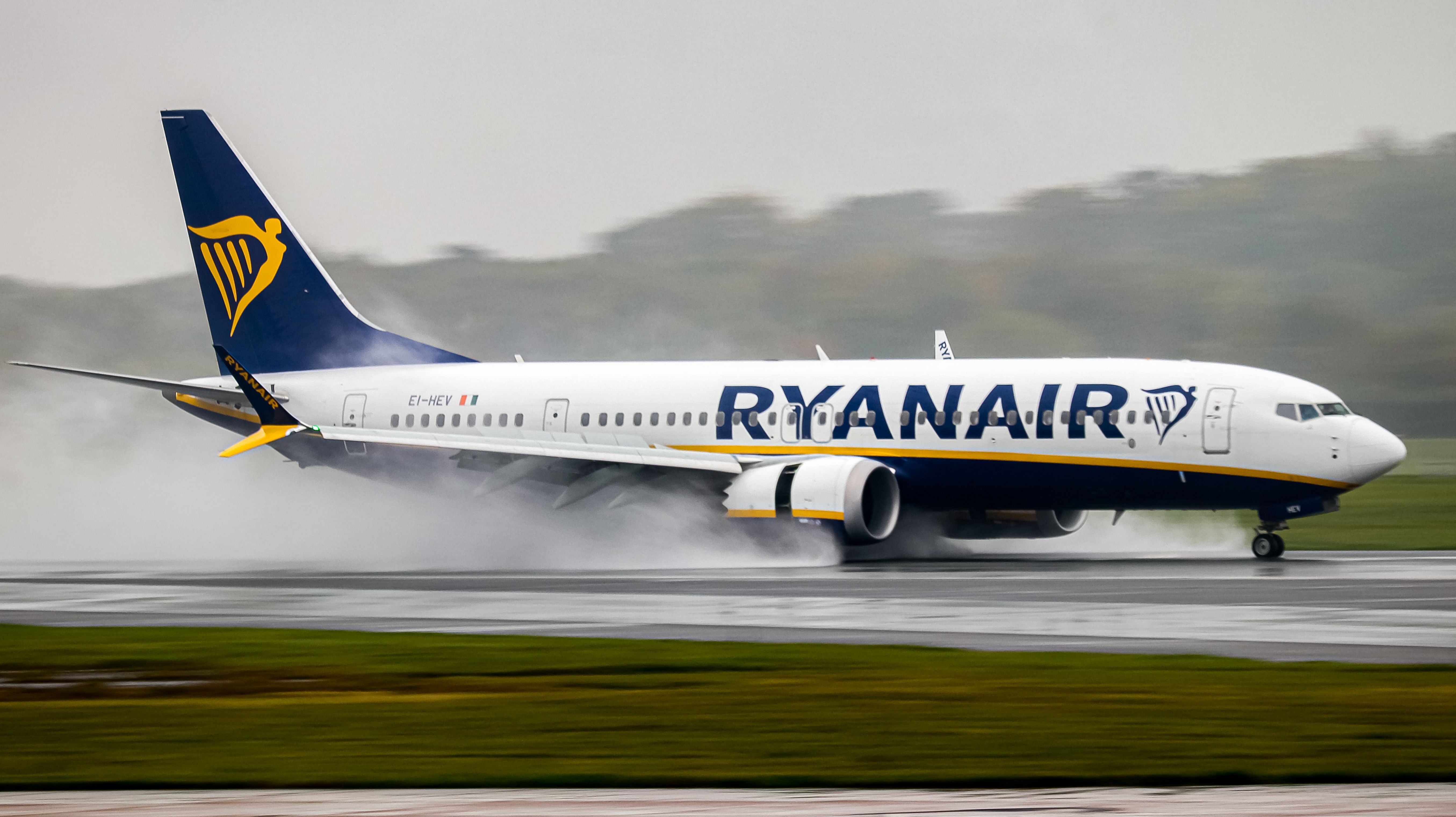 Breaking: Ryanair Places Huge Order For Up To 300 Boeing 737 MAX 10s