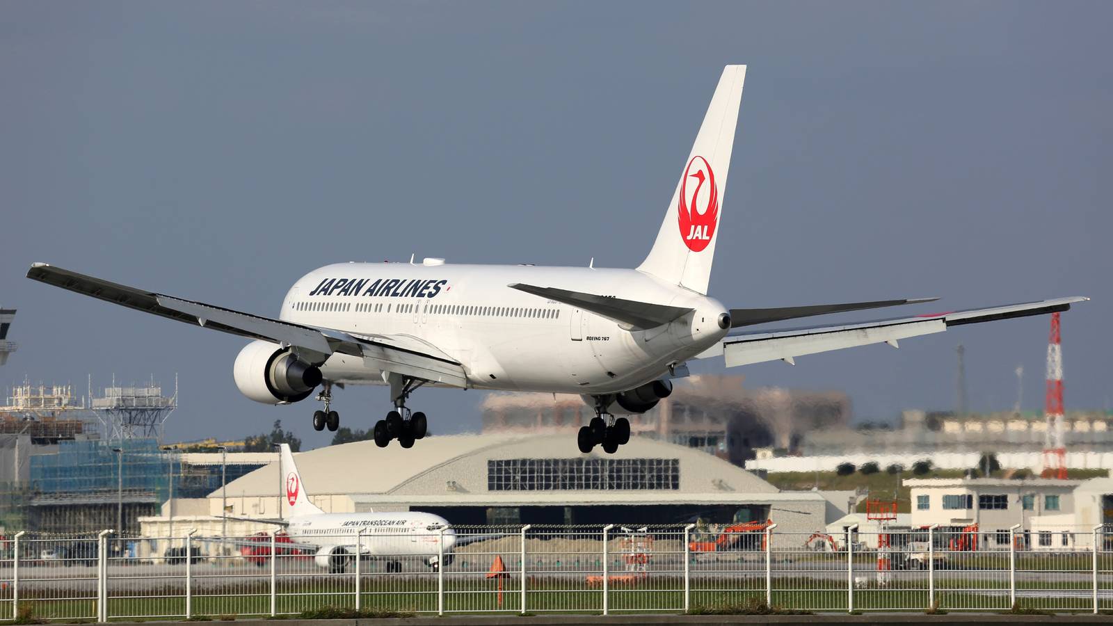 Japan Airlines Reaches Agreement With Intelsat For Equipment Upgrade On Boeing 737s And 767s