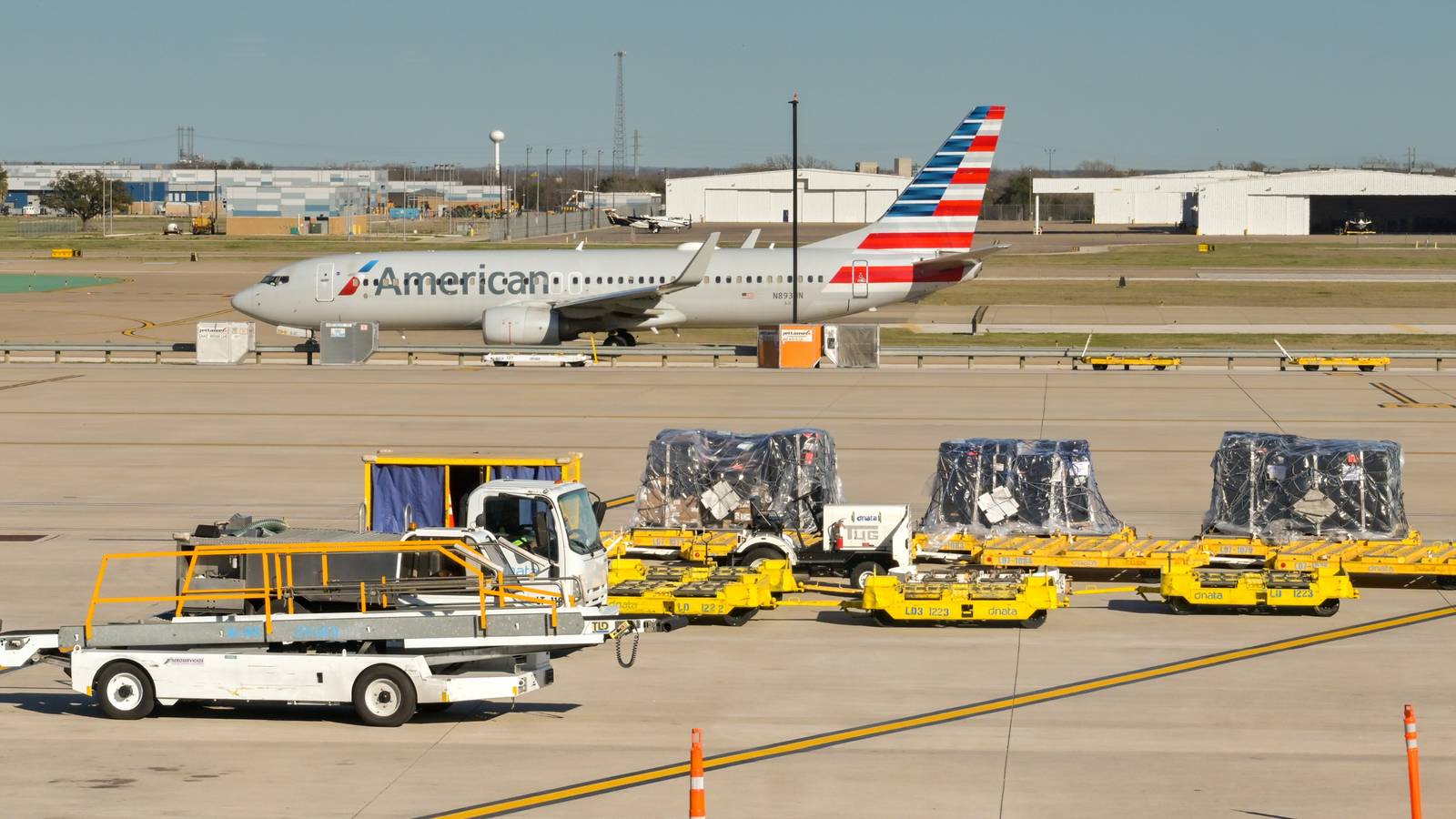 Breaking Bad Star Spotted By Ramp Agent Through Aircraft Window