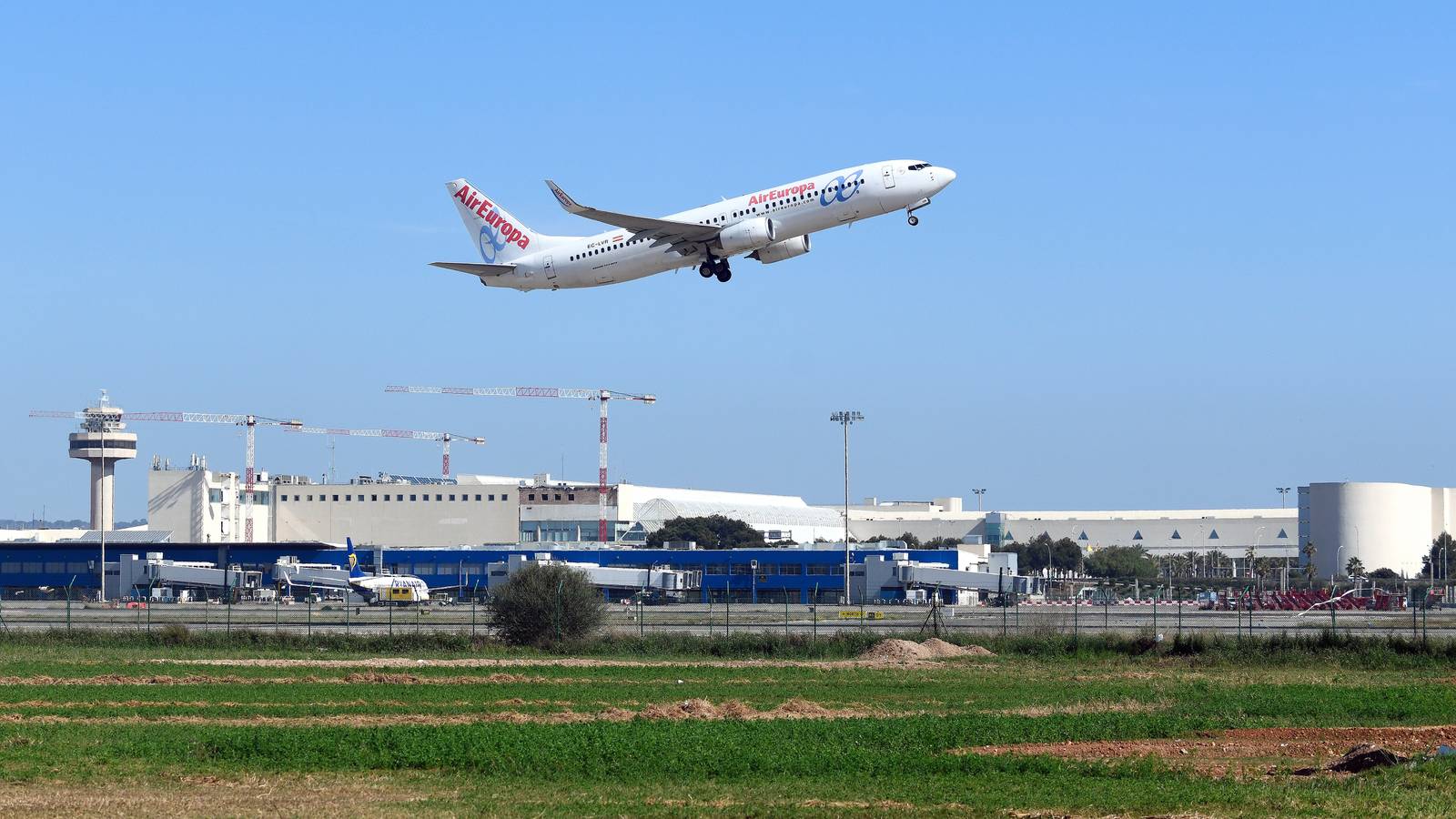 Spanish Airline Pilots Propose Summer Strikes
