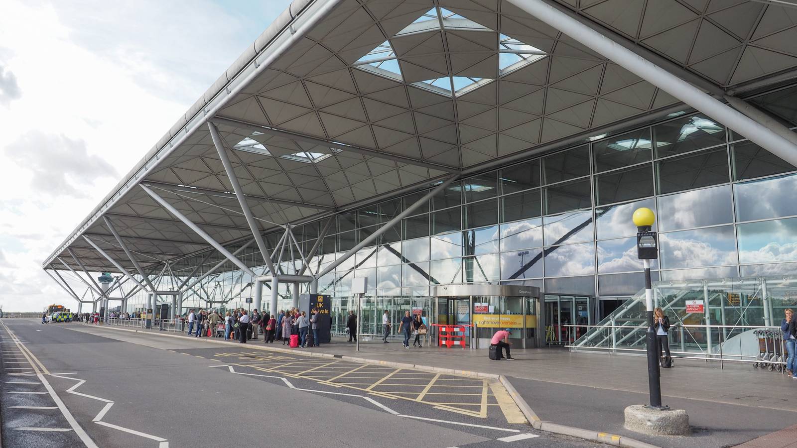 London Stansted Airport Reaches Pre-Pandemic Passenger Numbers