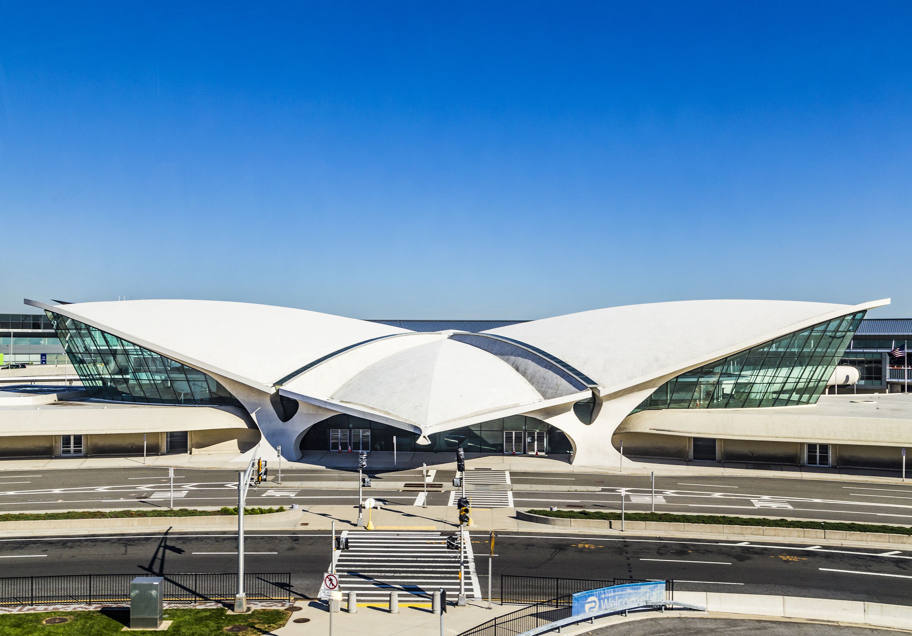 New York JFK Airport: What Lounges Are There & How Can I Access Them?