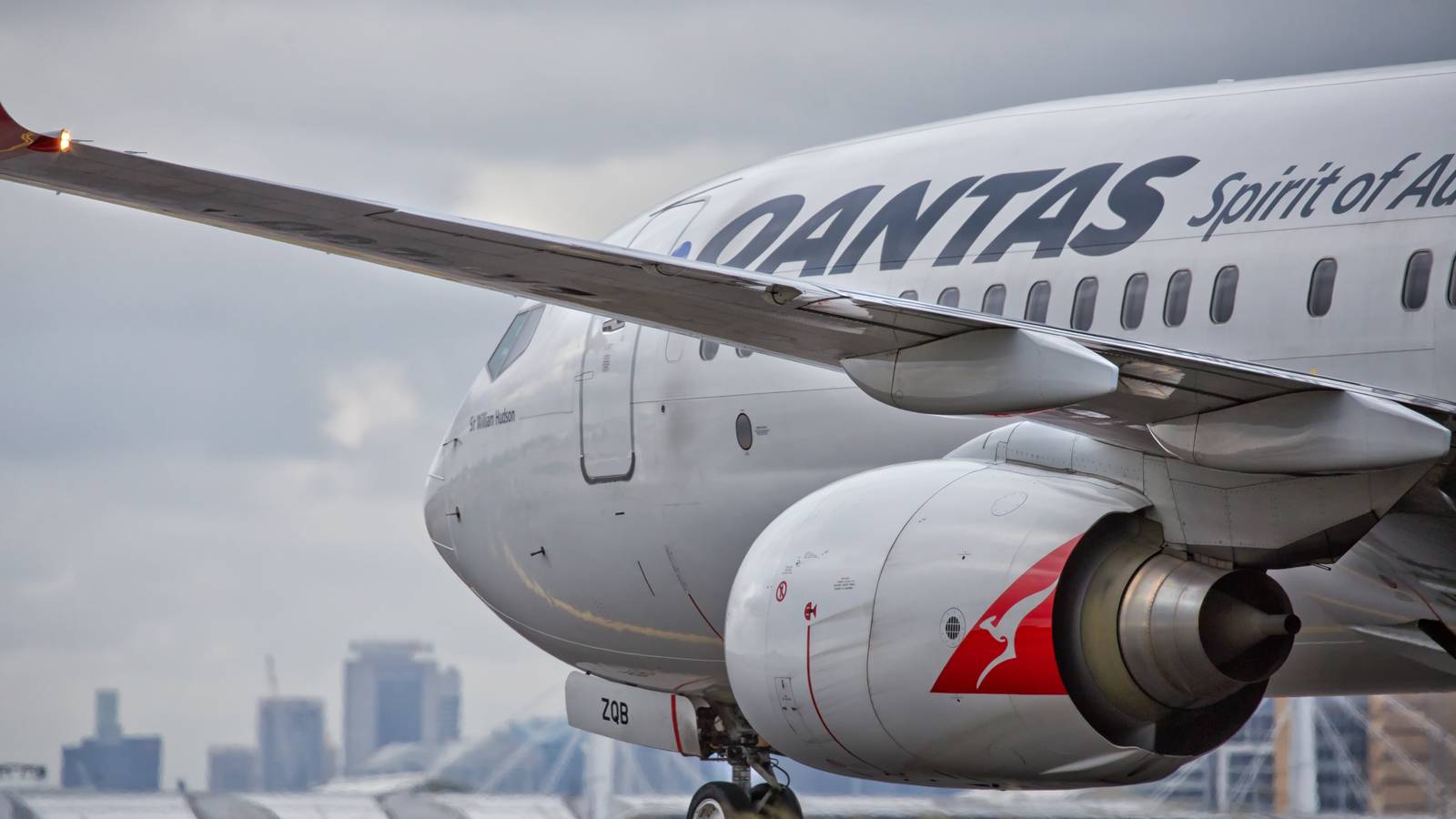 Qantas To Relax Gender-Based Uniform Policy