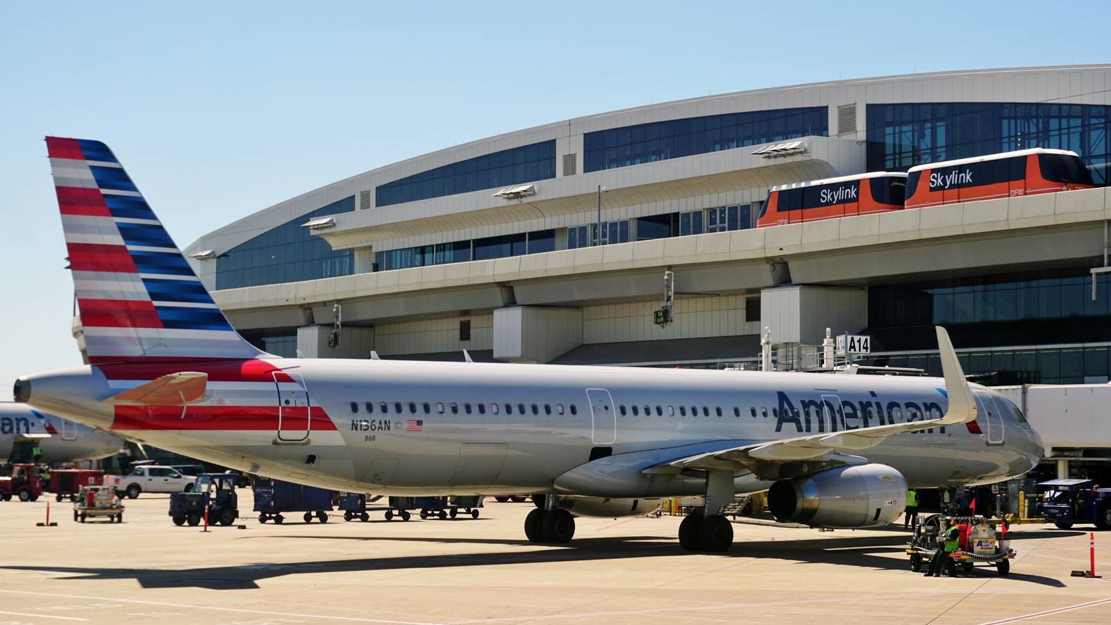 Breaking Down The Busiest Airlines & Airports In Texas