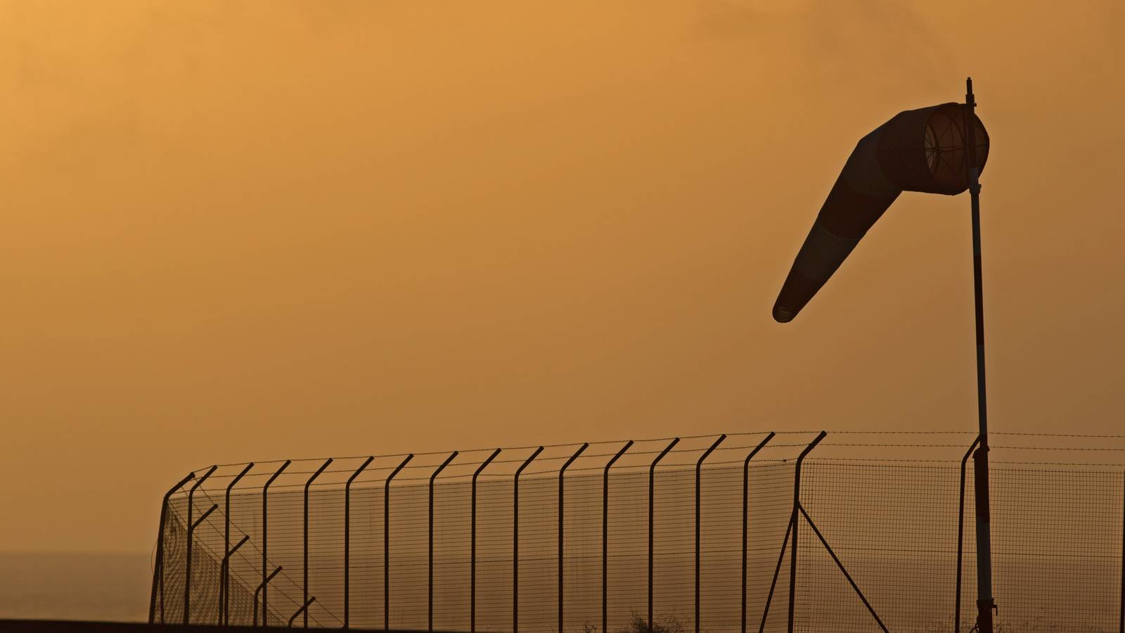 How Can Dust Storms Affect Aircraft Operations?