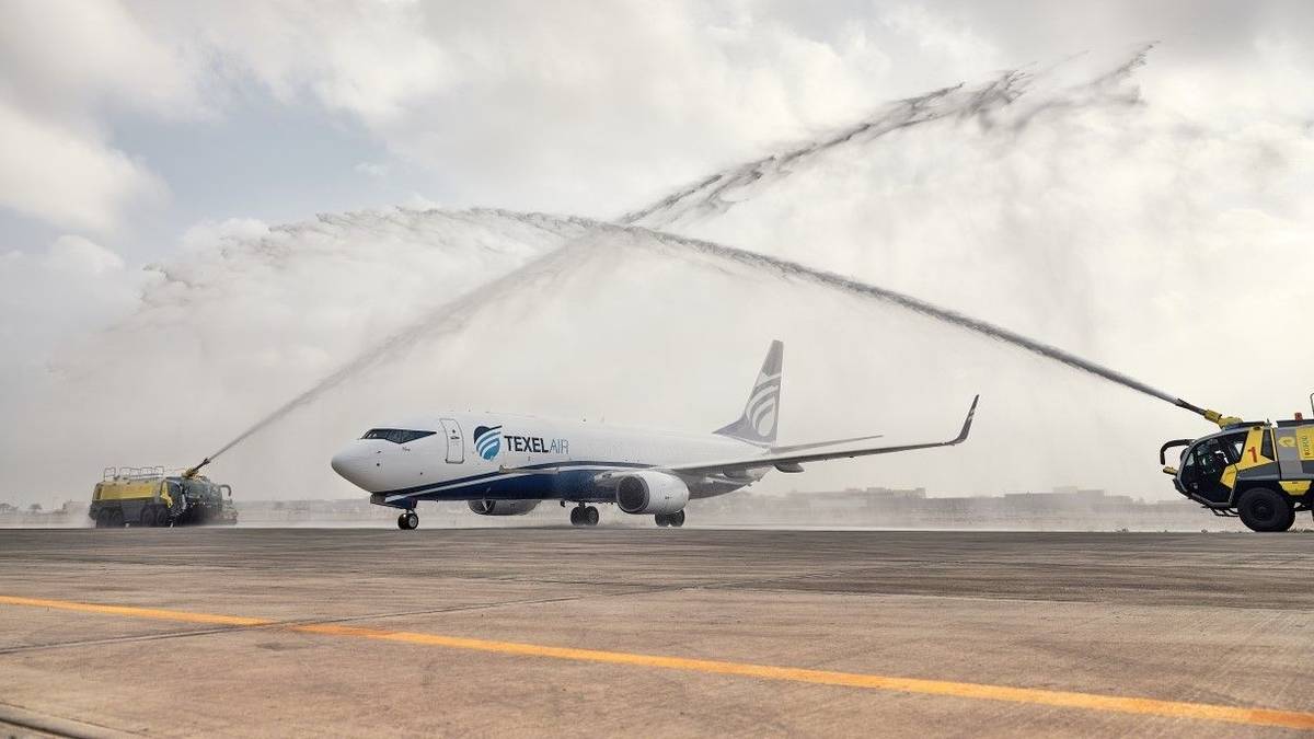 Texel Air New Zealand Receives Country's 1st Boeing 737-800BCF