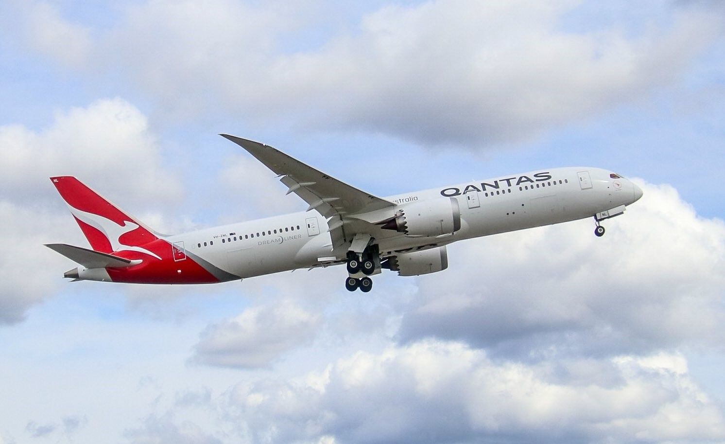 Qantas Receives New Boeing 787-9