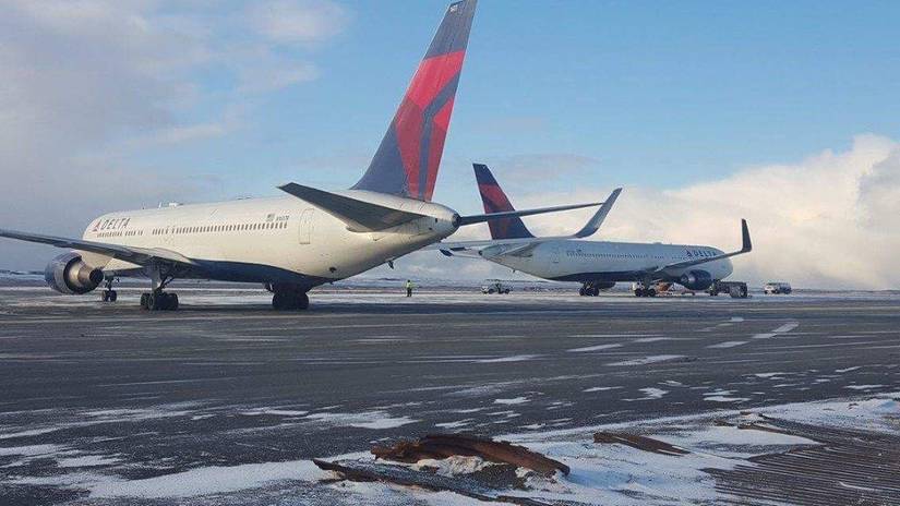 Major US Airlines Issue Travel Waivers As Winter Storm Blair Disrupts ...