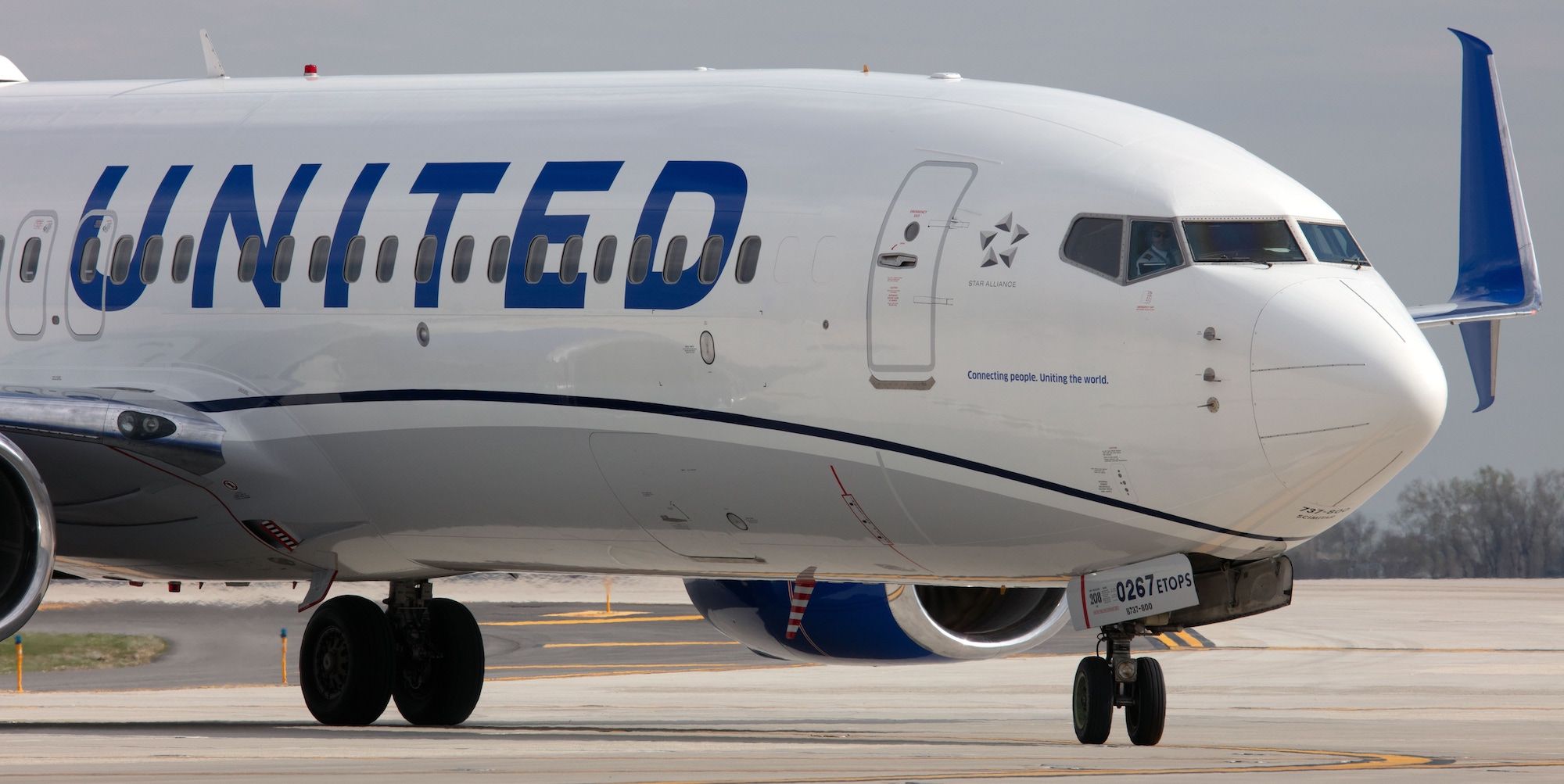 United Airlines' CEO Apologizes For Flying Private Jet Amid Flight Cancelations