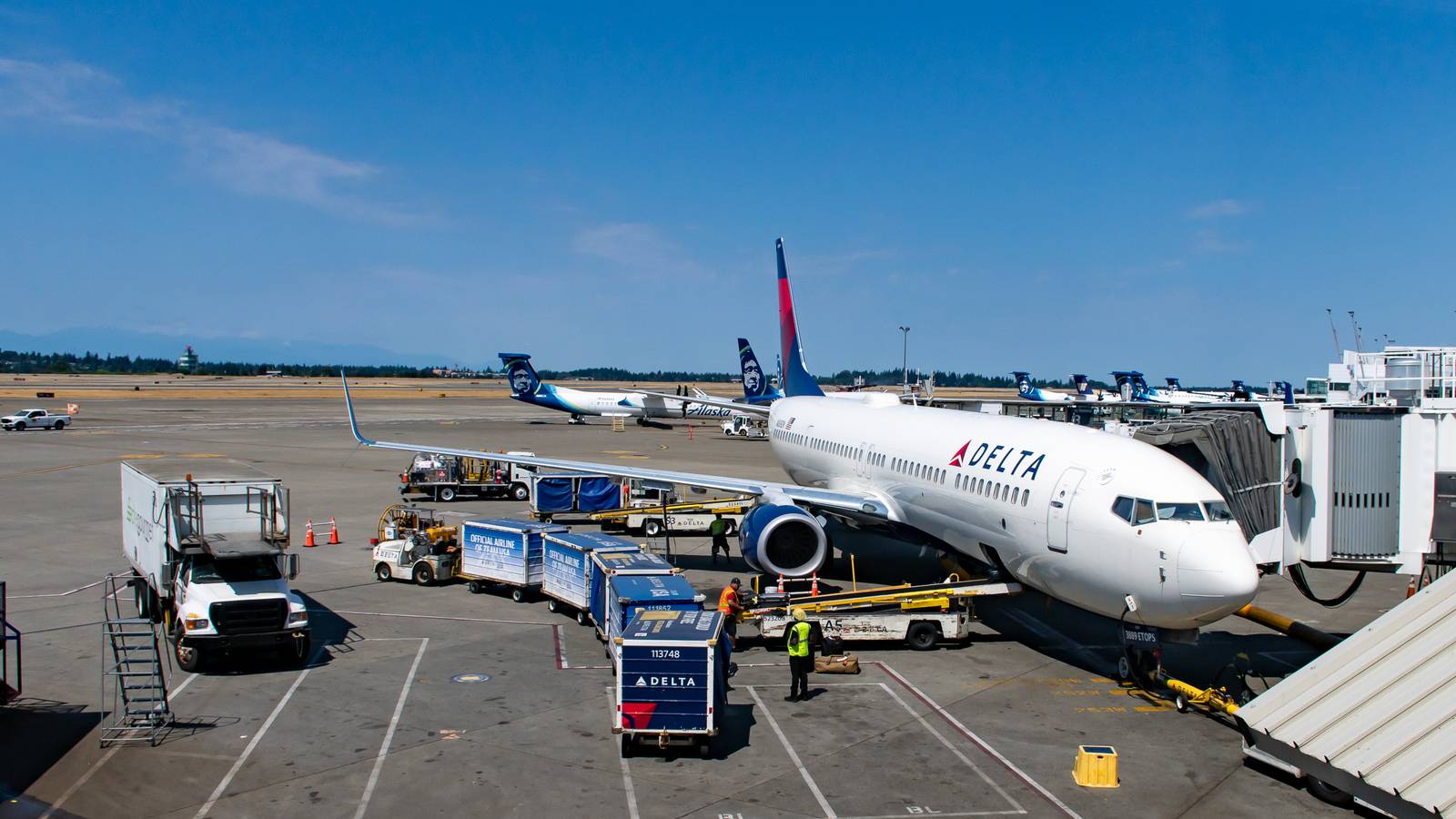 Airline Ground Crew Employee Dies At San Antonio Airport