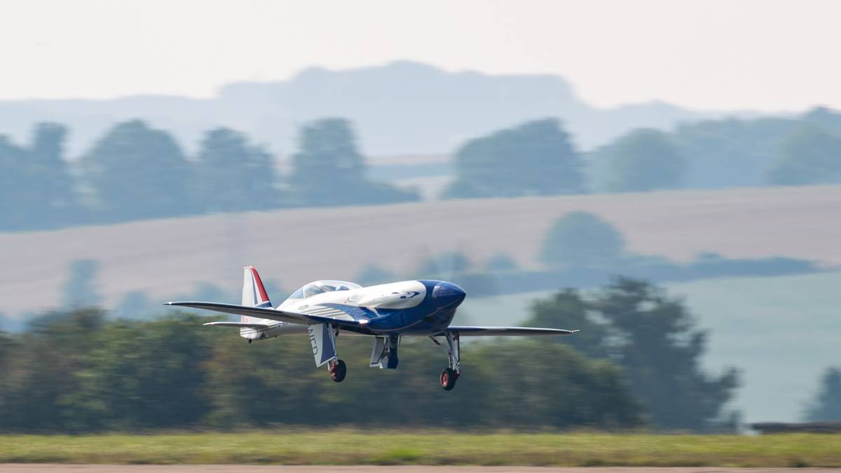 Hungary Gives Rolls-Royce €4.6M To Develop Electric Flight Concepts