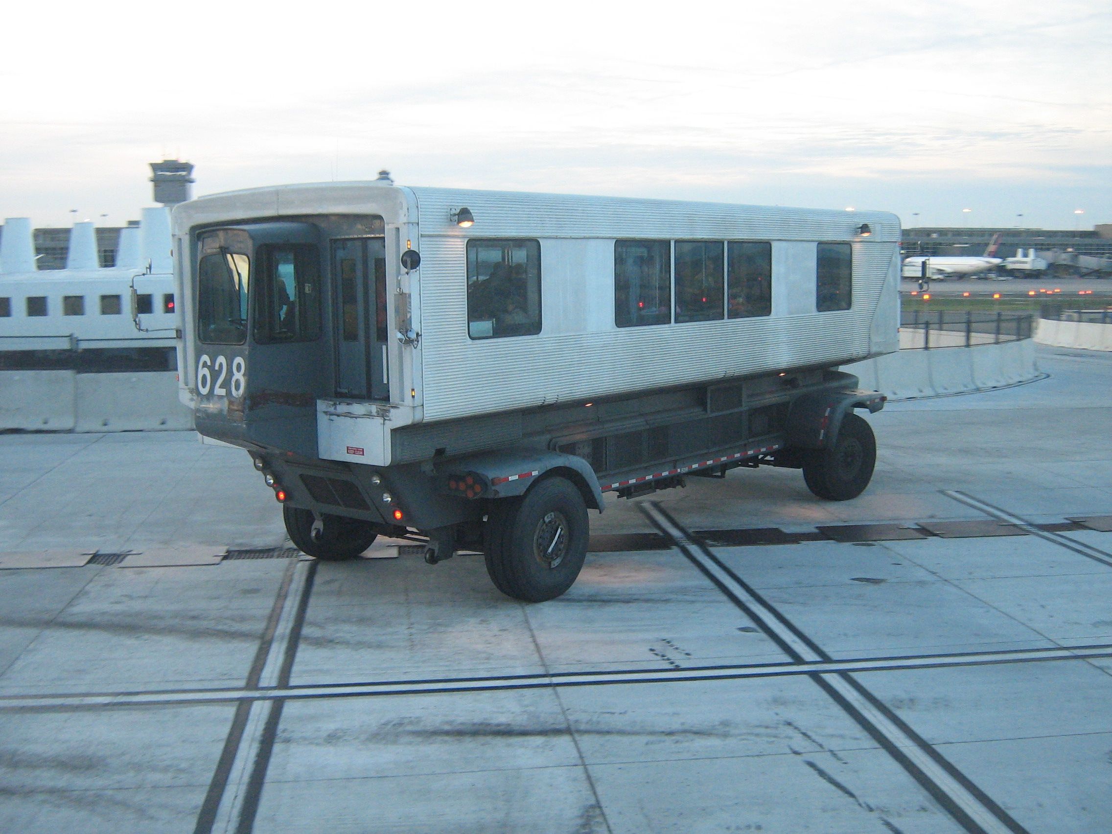 Washington Dulles 'Plane Mates' Mobile Lounges Set For $16 Million Overhaul