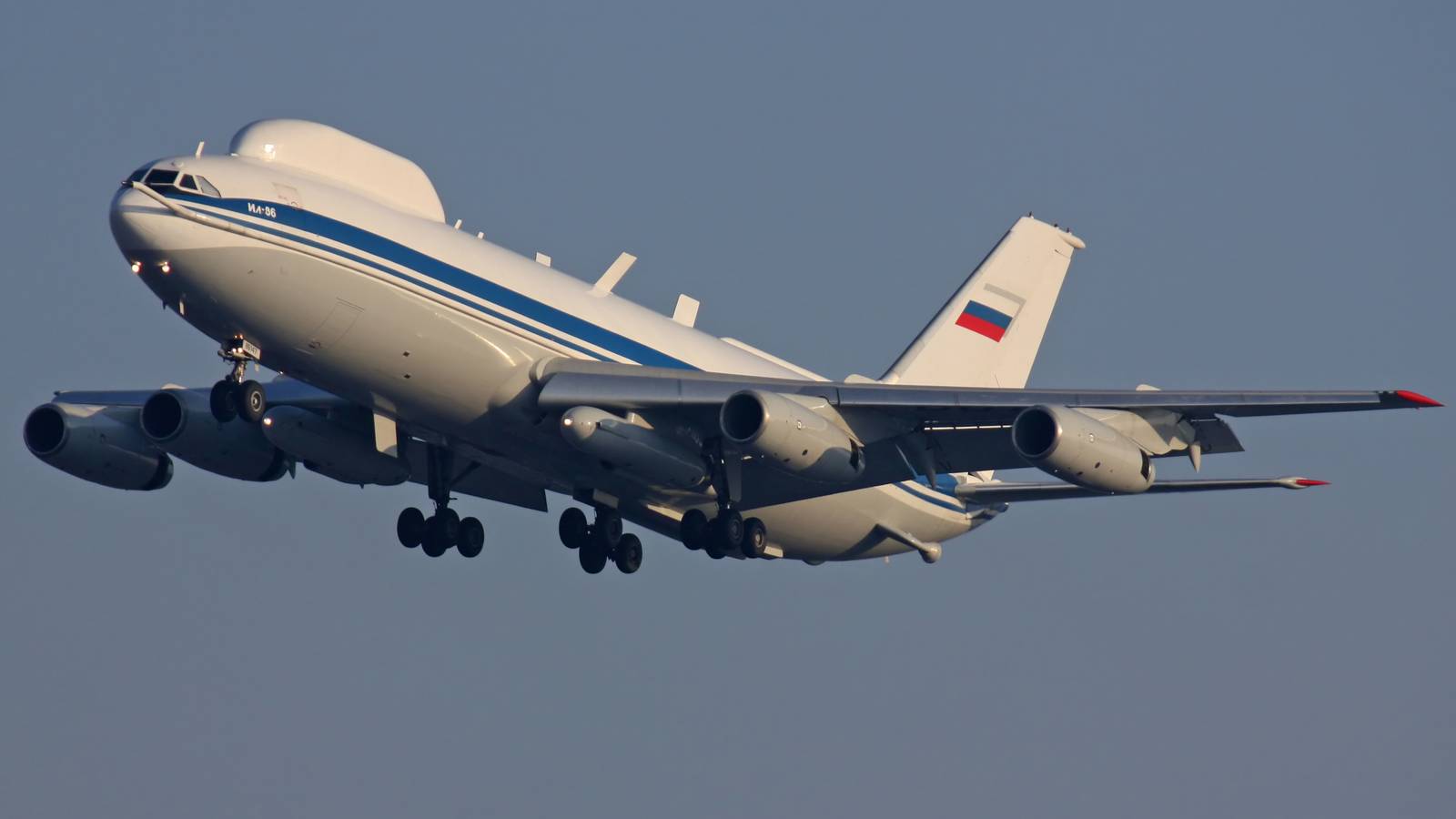 Rare Quadjet: The Story Of The Ilyushin Il-80 'Maxdome'