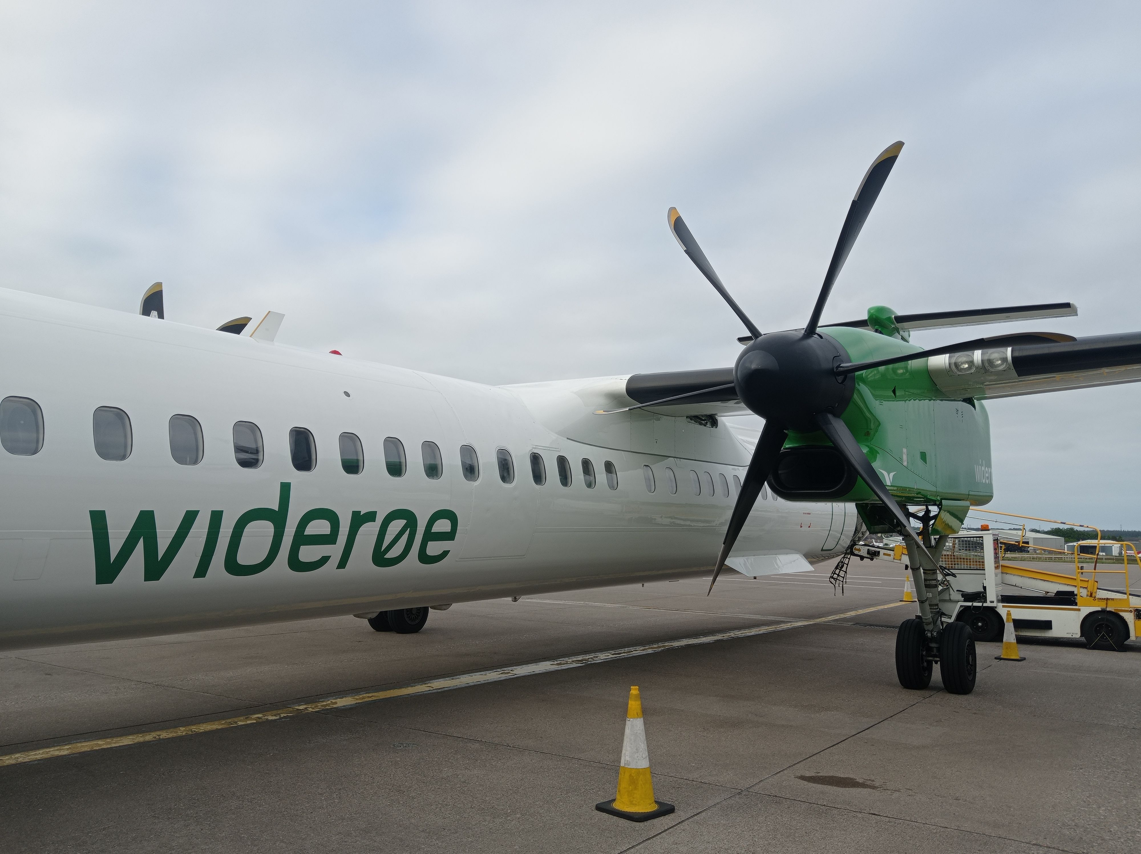 Flight Review: Widerøe Dash 8 Aberdeen to Bergen
