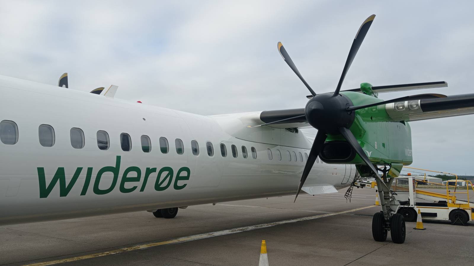 Flight Review: Widerøe Dash 8 Aberdeen to Bergen