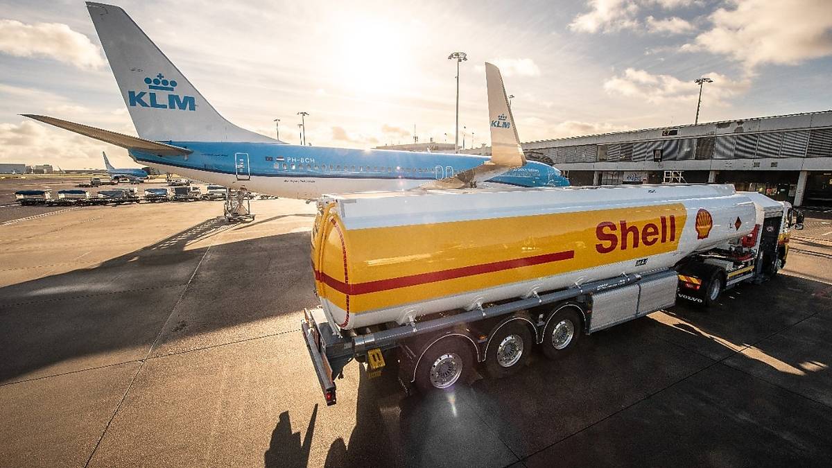 Red Shell Flying In Conversation: How Shell Aviation Is Preparing To Meet Sustainable ...