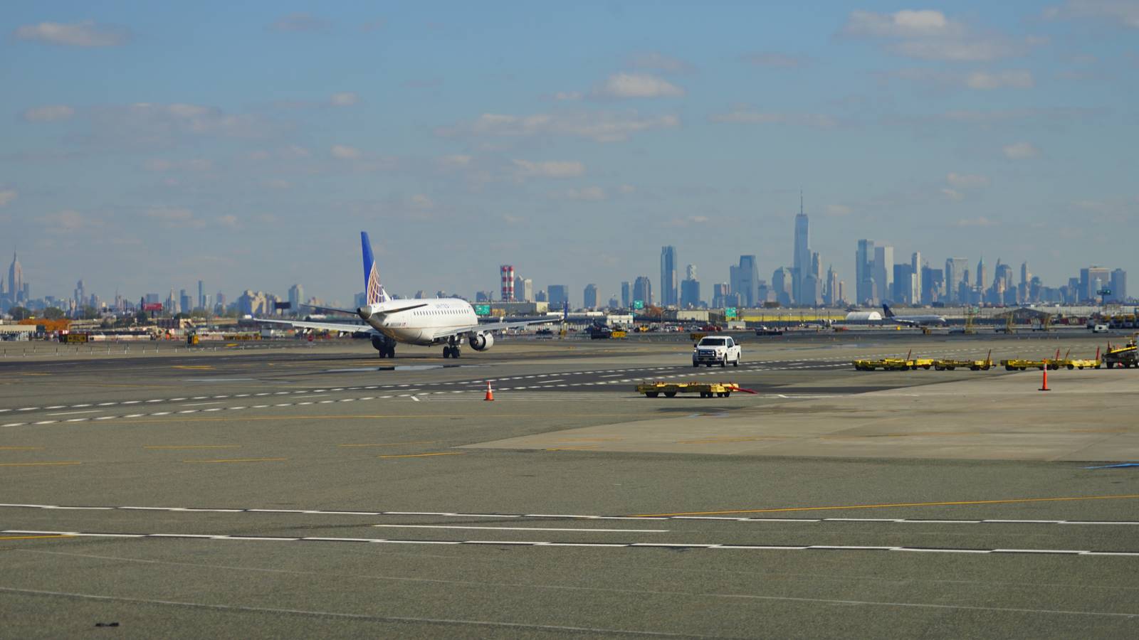 US Airlines Allowing Passengers To Change Flights With No Fees Due To Canadian Wildfires