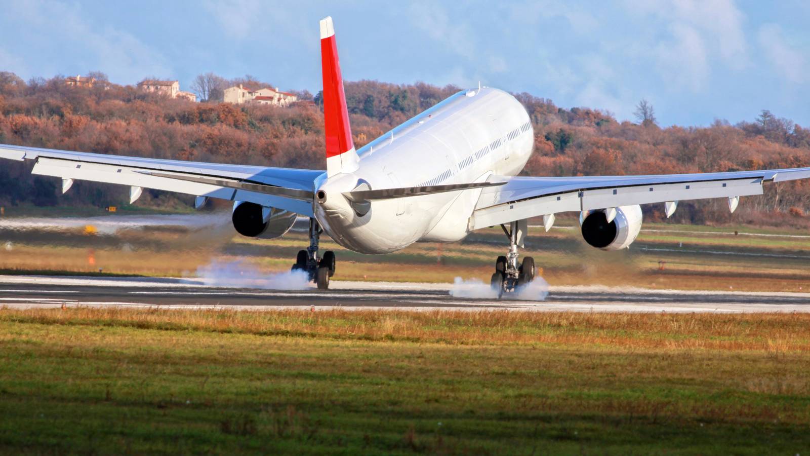 Which Meteorological Instruments Do Airports Have At Their Disposal?