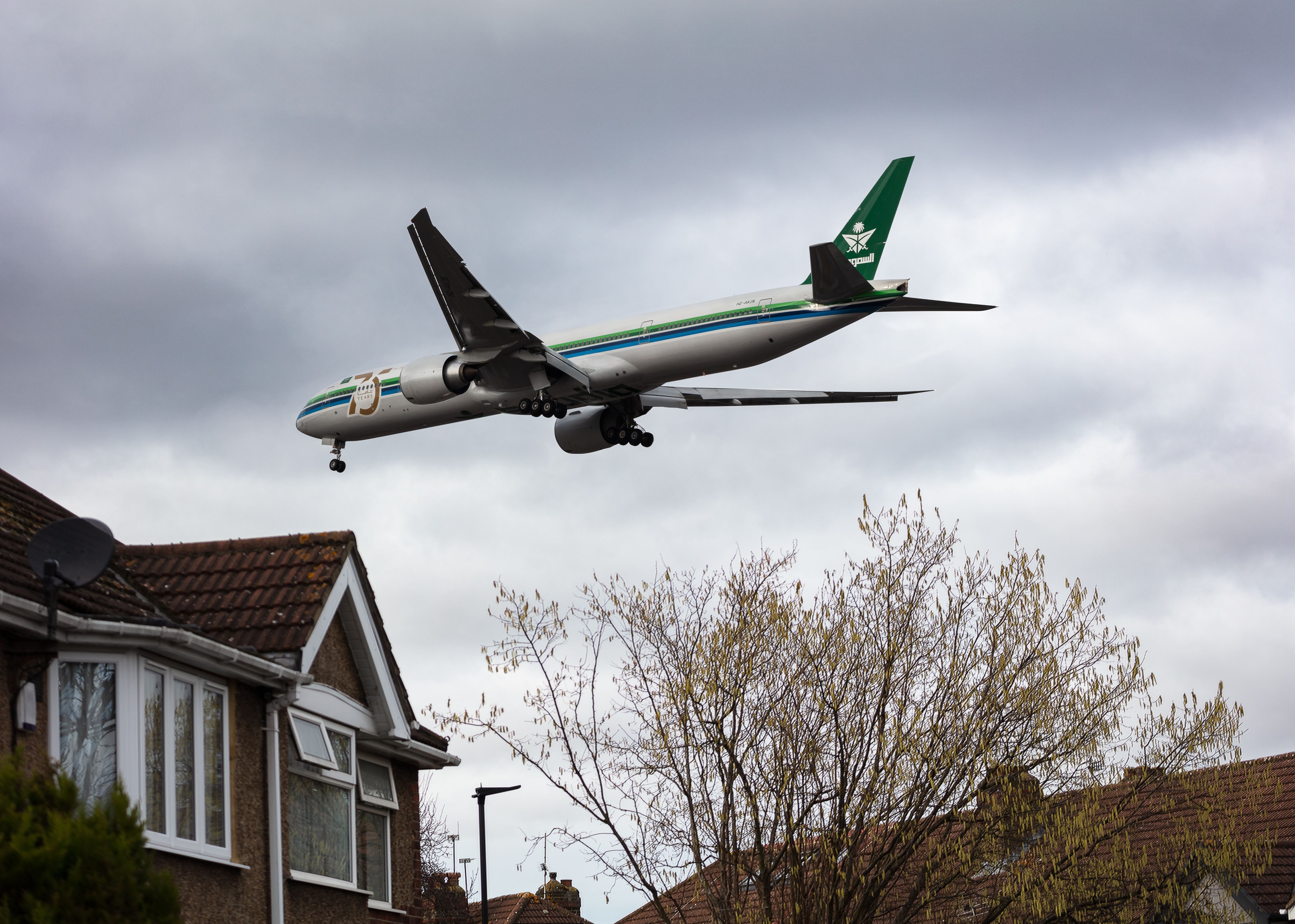 How Do Airports Address Noise Management?