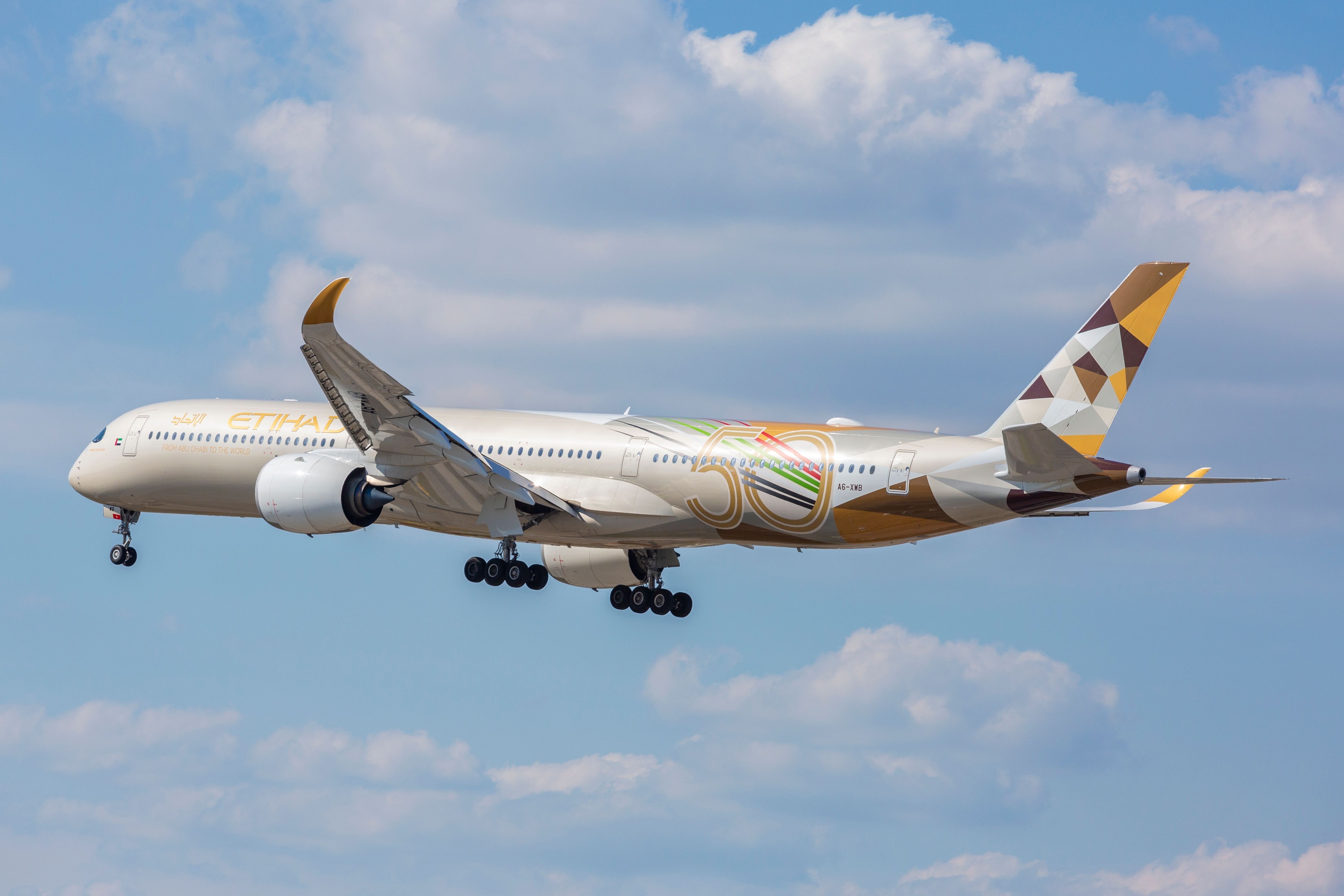 Which Airlines Offer Free WiFi Onboard?