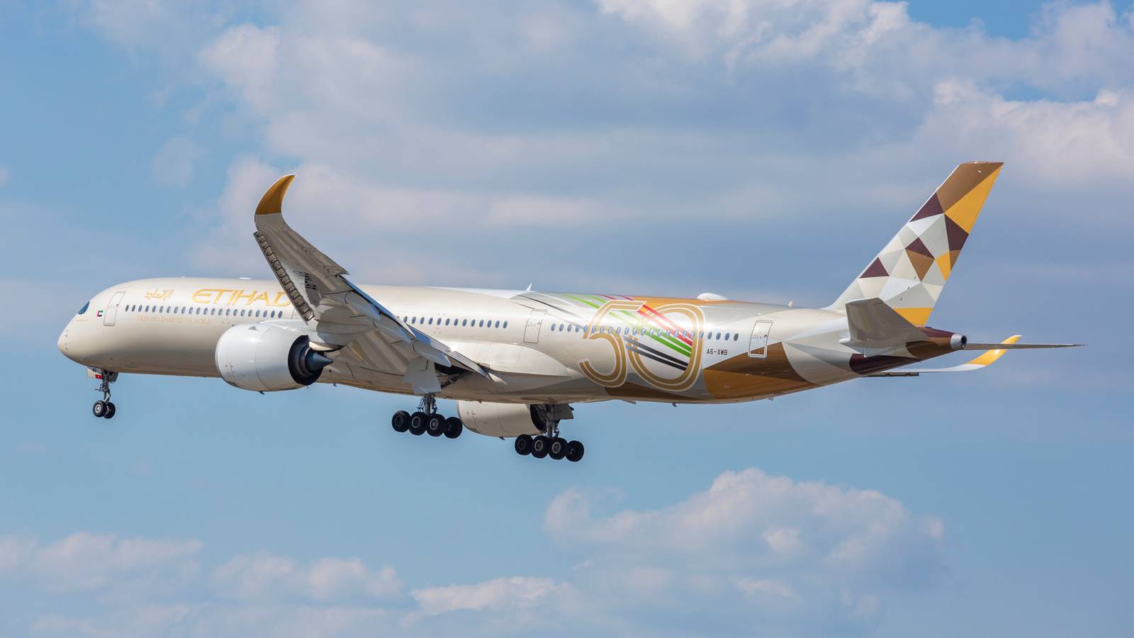 Which Airlines Offer Free WiFi Onboard?