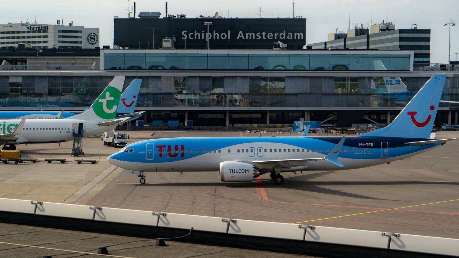 IATA Director General: Schiphol Airport Has No Shame
