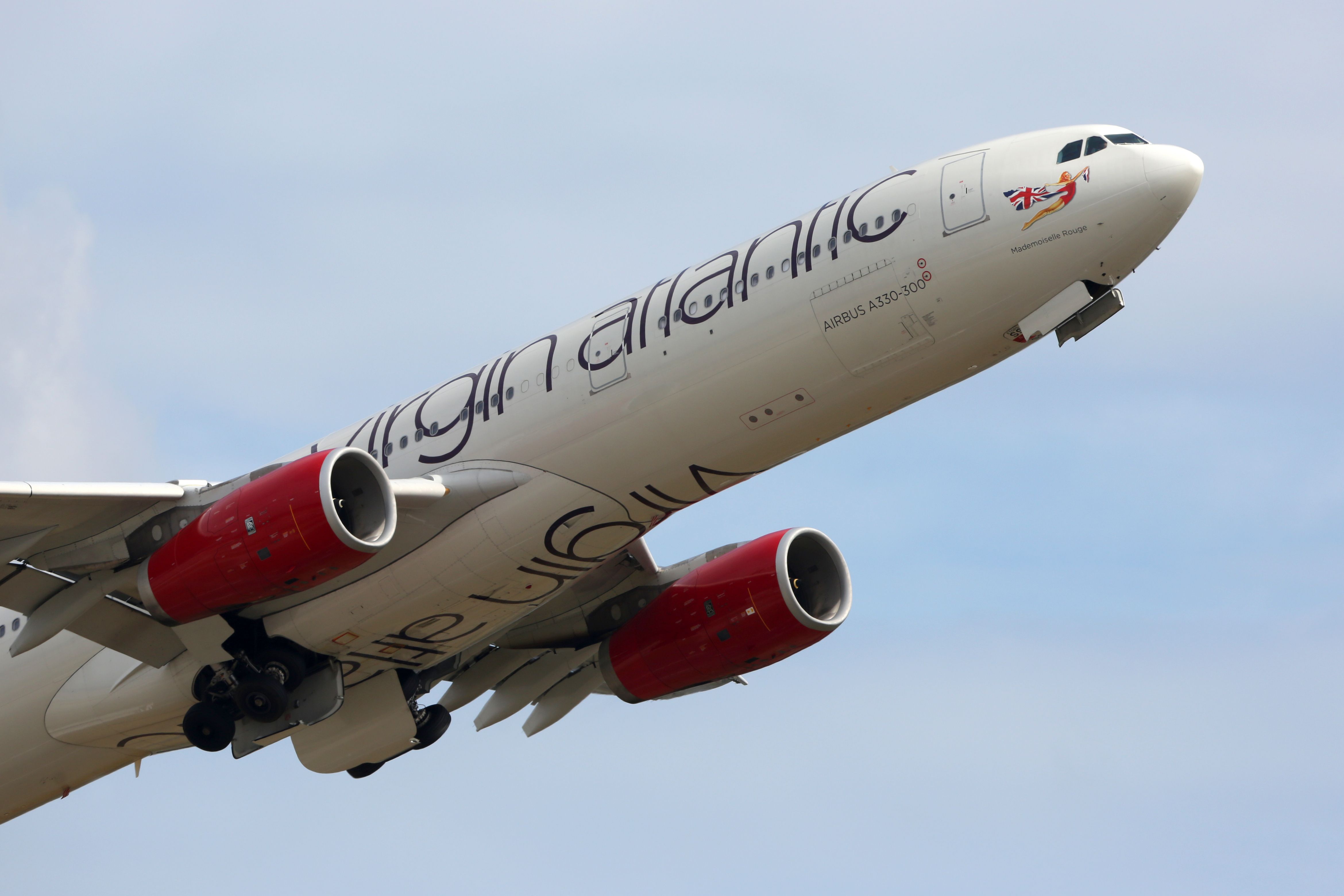 8 Of The Best Airlines For Free Inflight Snacks