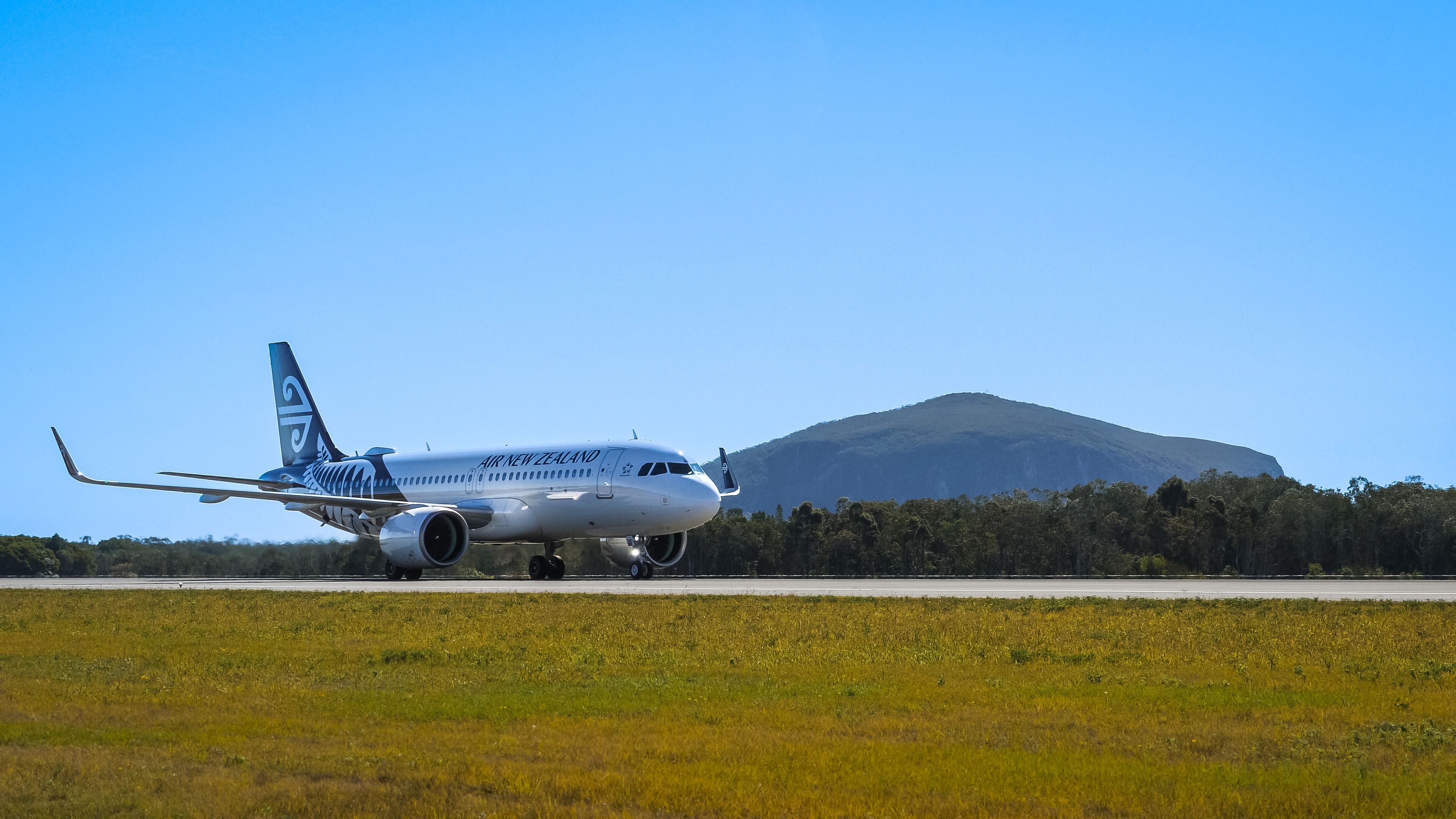 Air New Zealand's Airbus A320 Is Back At Sunshine Coast Airport