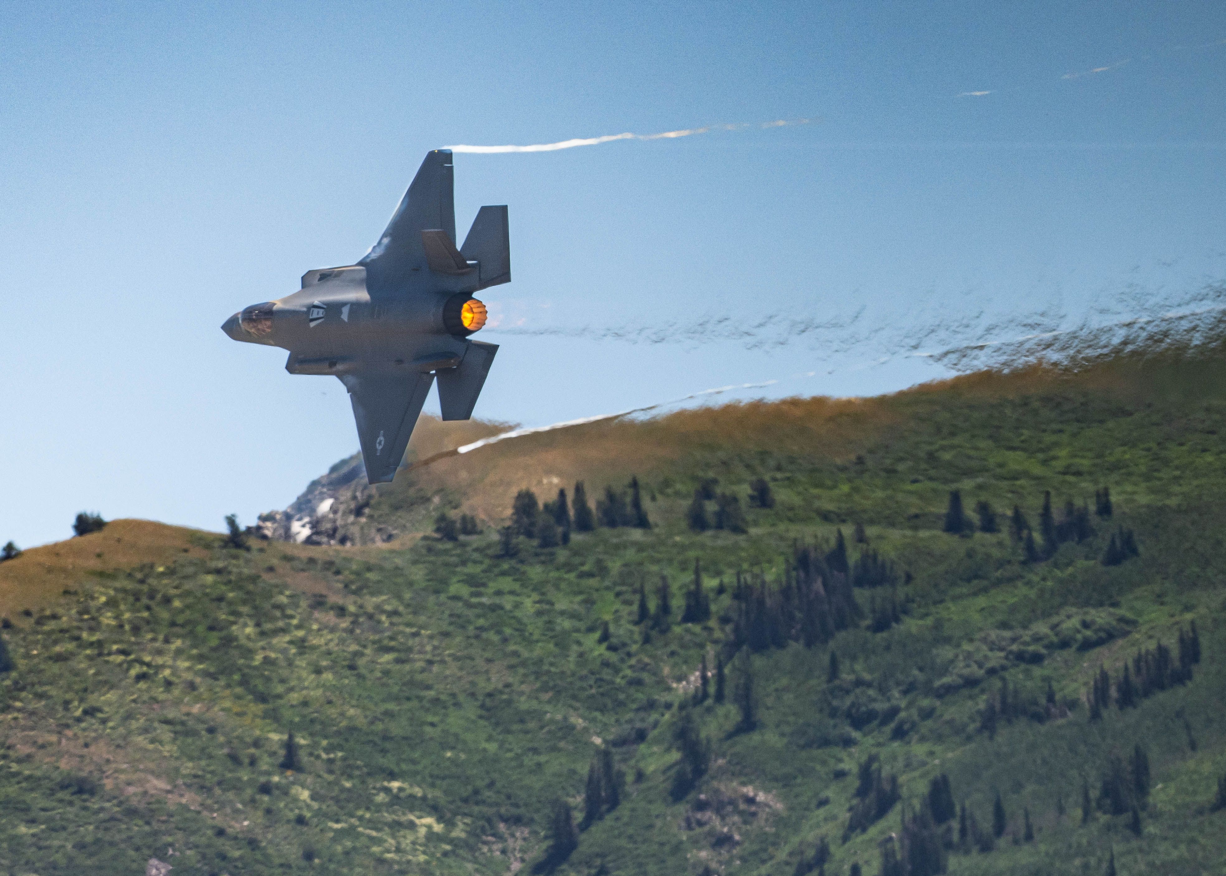 How Much Do Military Pilots Get Paid?
