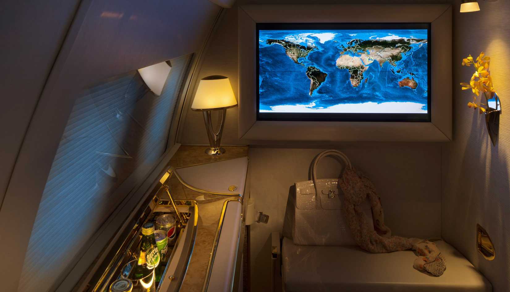 How Does Emirates Executive Jets Work?