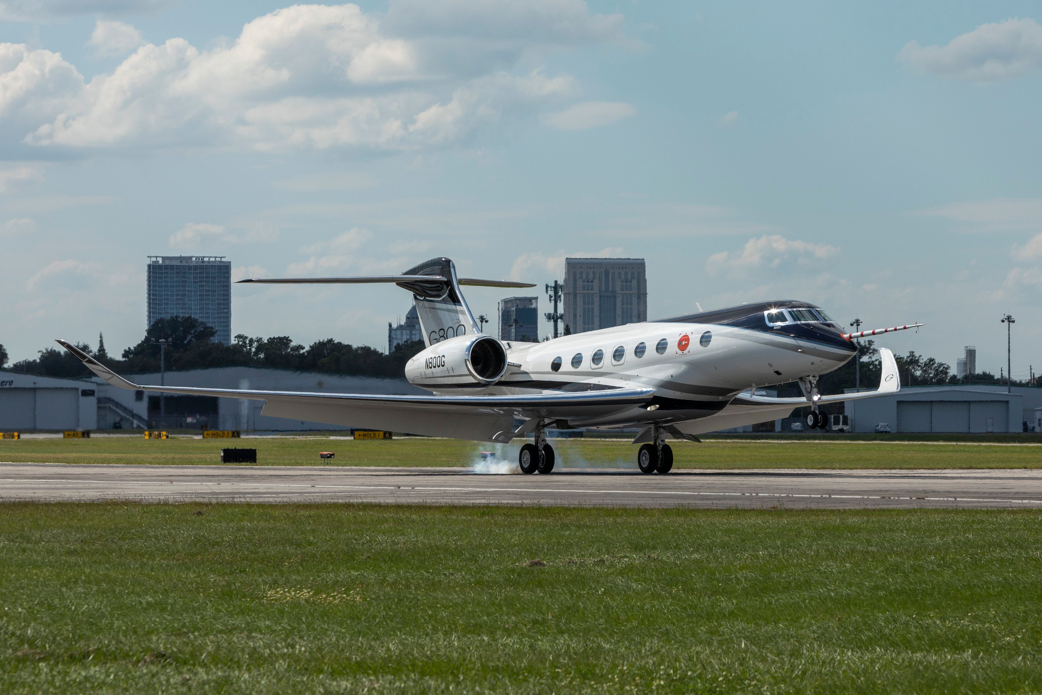 When Will Gulfstream's G800 Enter Service?