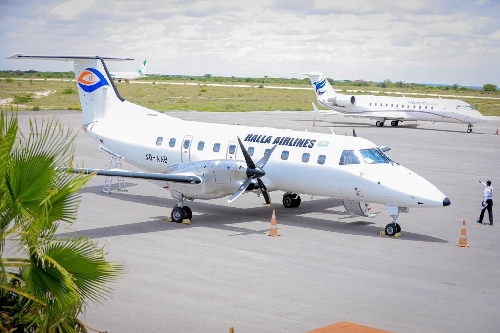 A Halla Airlines Embraer EMB-120 Brasilia Crashes In Mogadishu Injuring Two Passengers