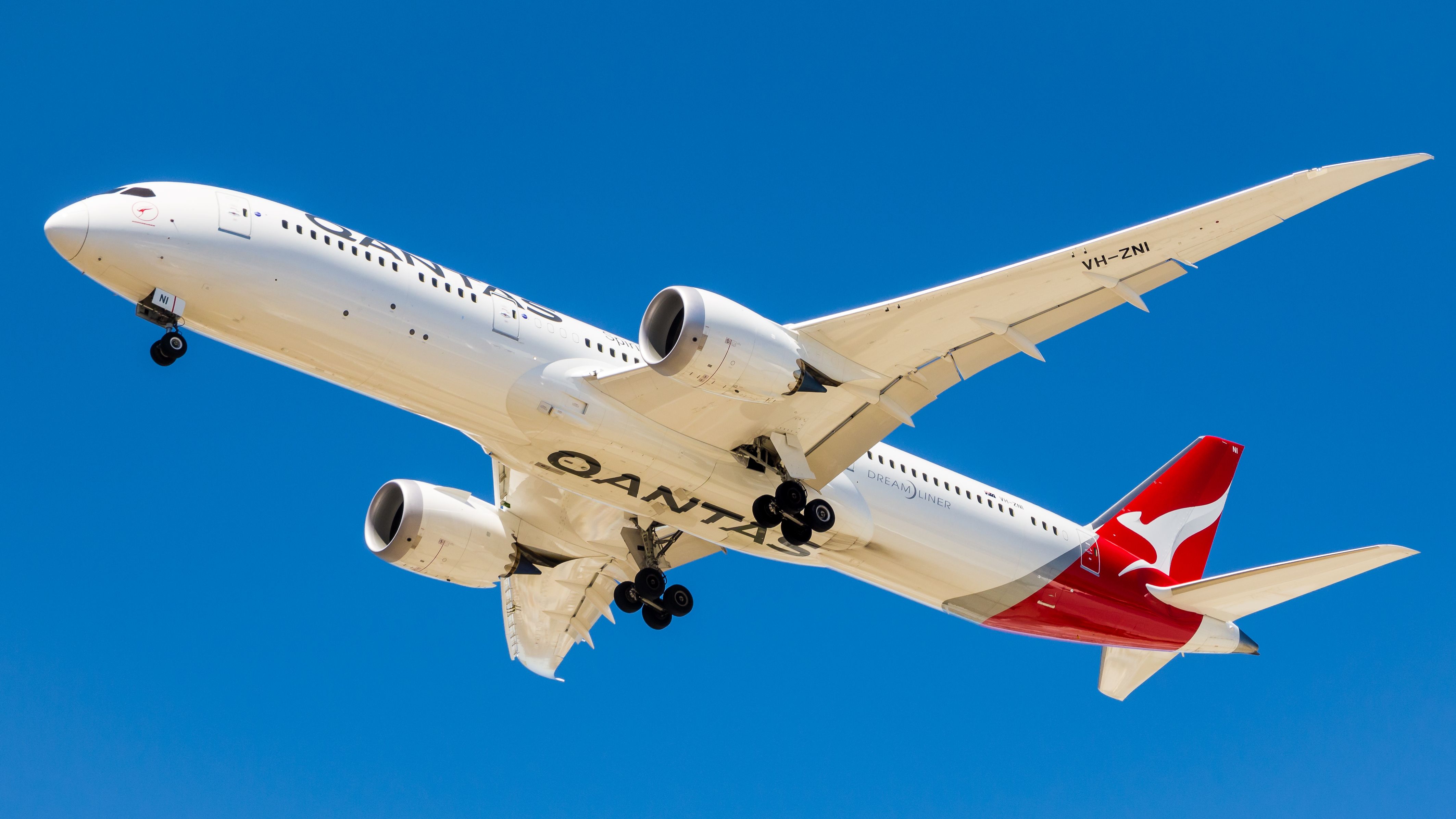 Why Very Few Flights Operate In The Antarctic Circle