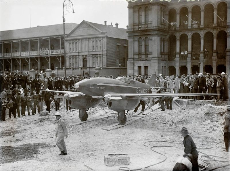 A DeHavilland DH.88 Comet seen in Martin Place, Sydney in November 1934. 
