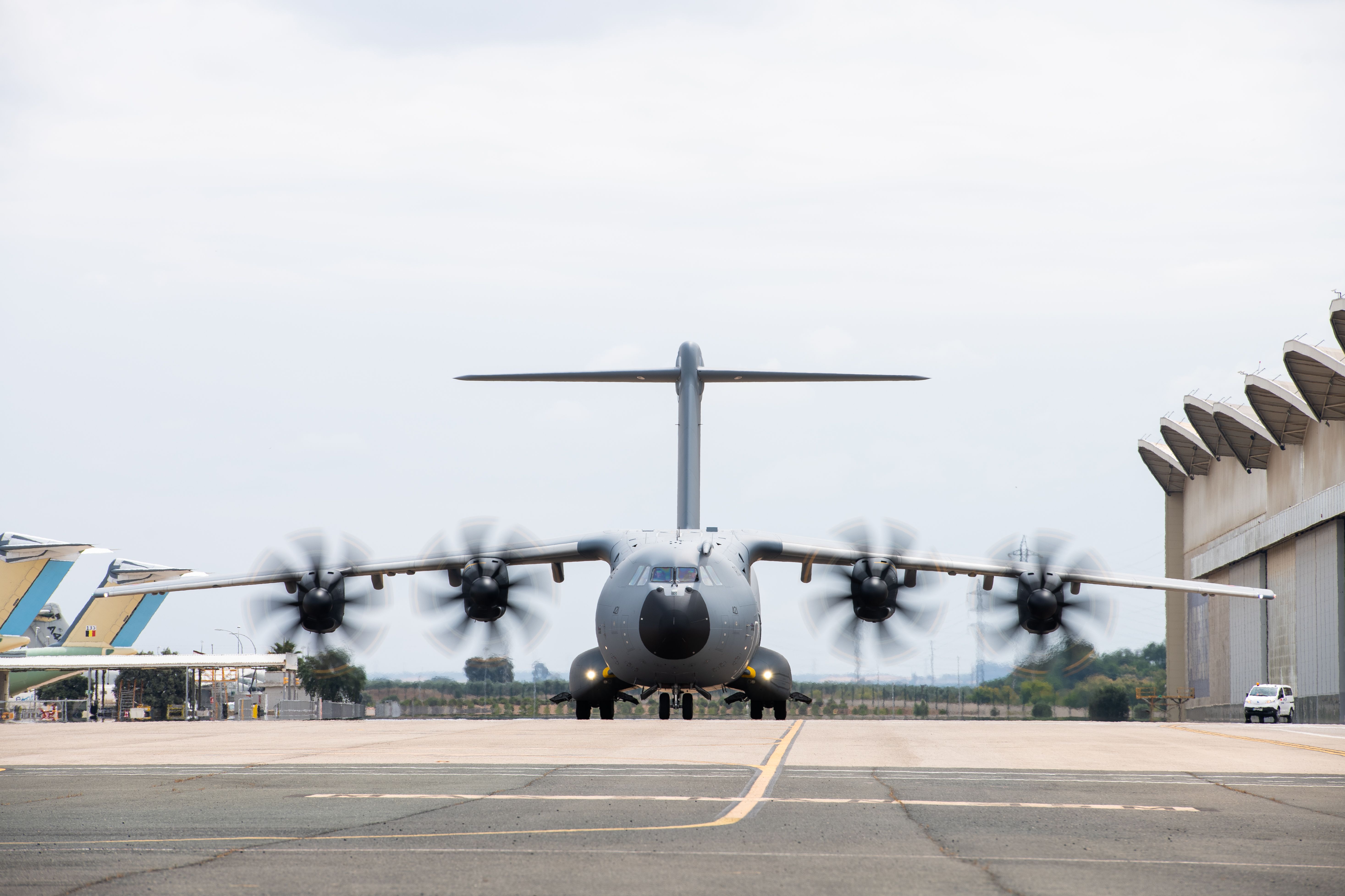 Cool: Airbus A400M Flies 22 Hours Non-Stop With Aerial Refueling