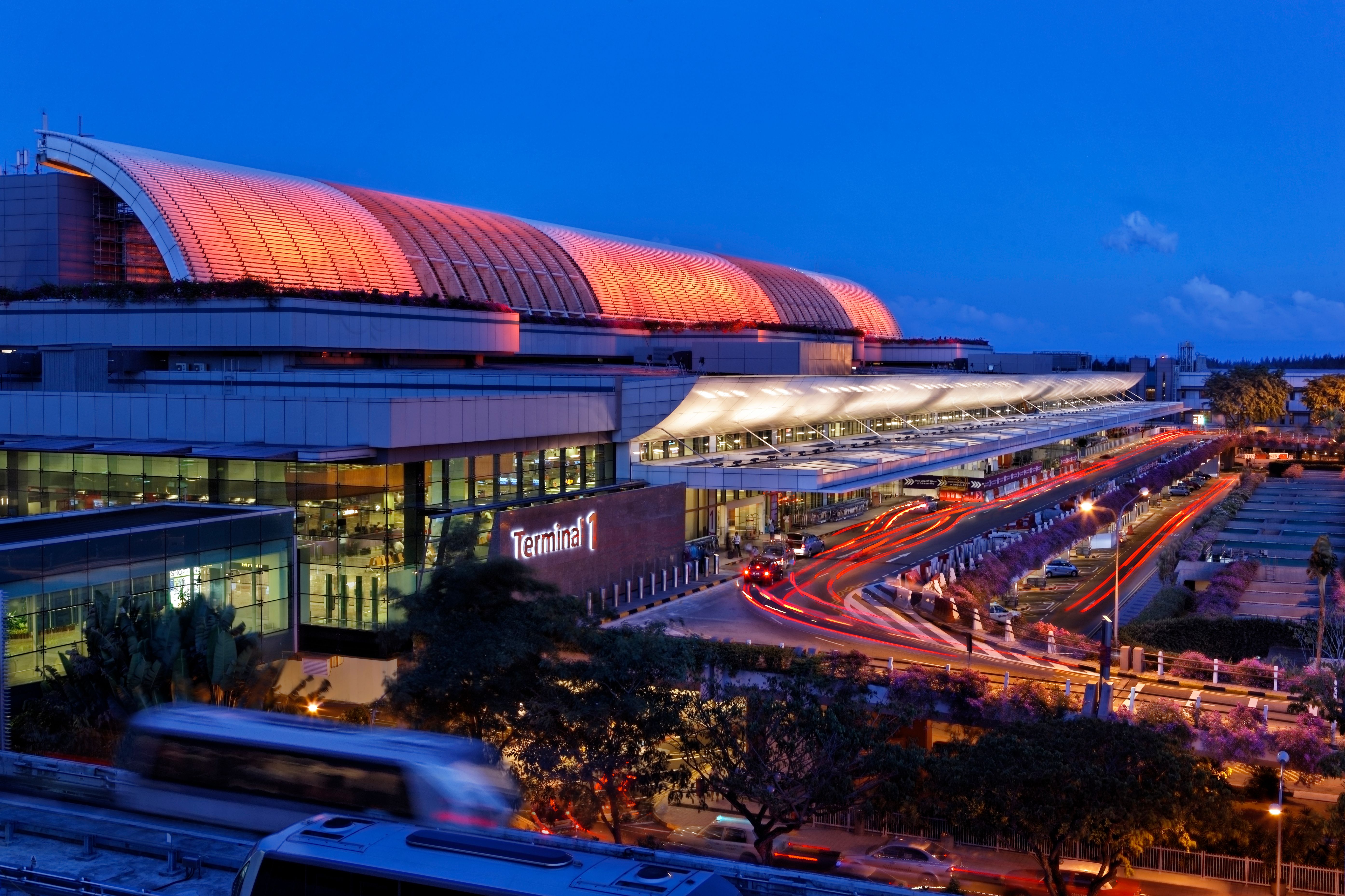 5 Ways To Kill Boredom During Long Layovers