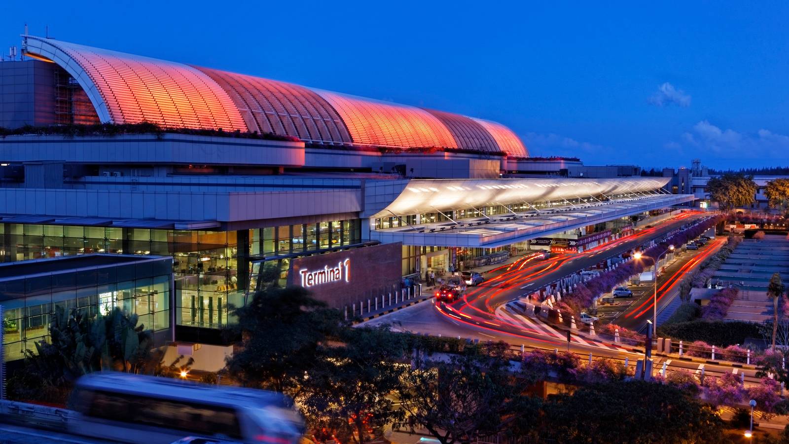 5 Ways To Kill Boredom During Long Layovers