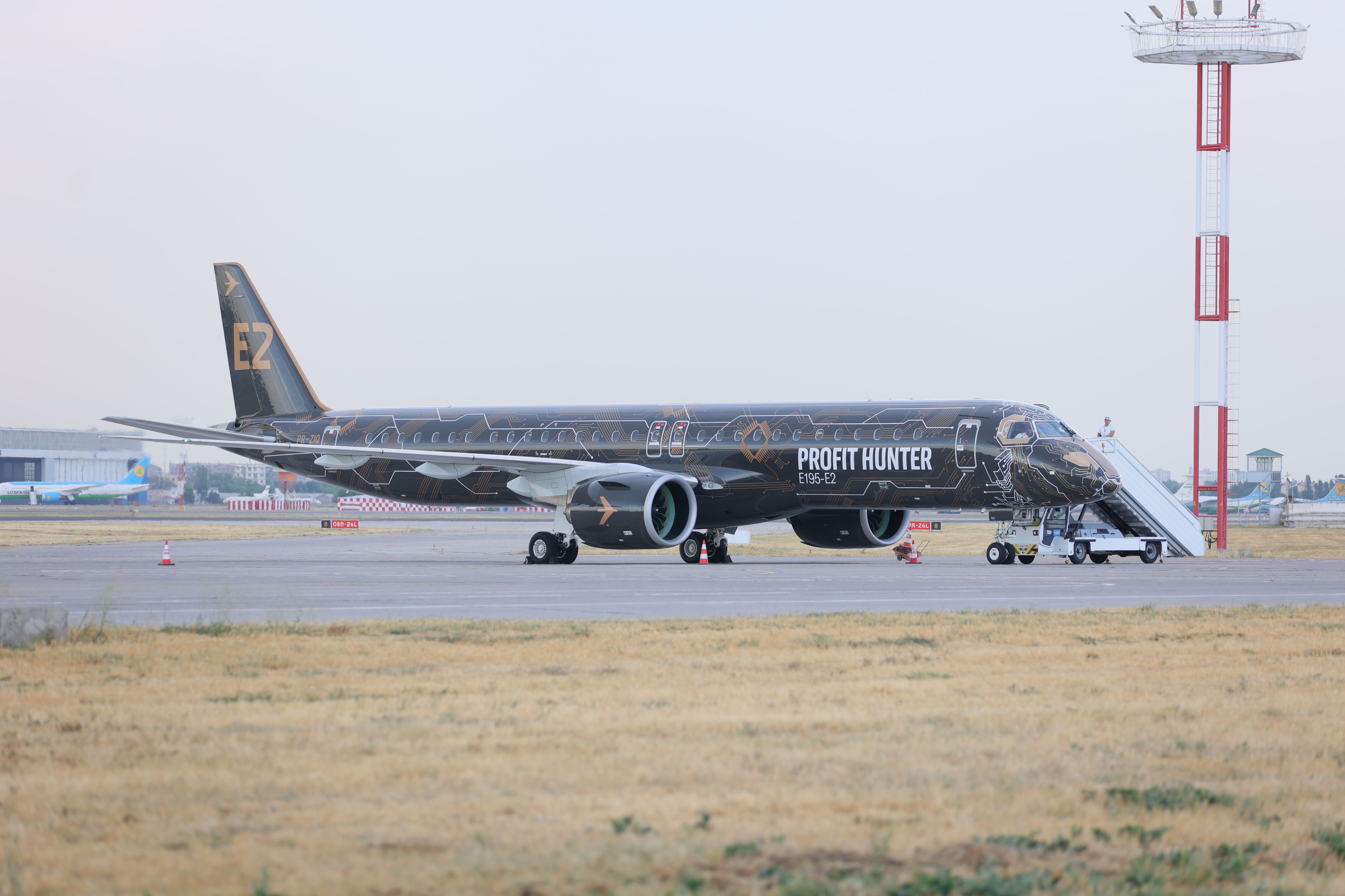 Embraer Showcases E195-E2  Hot And High Performance In Uzbekistan