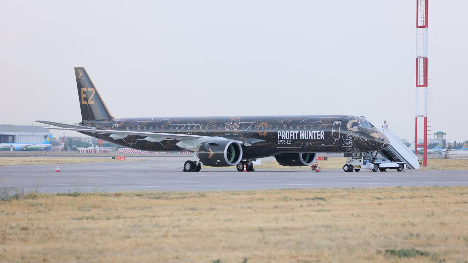 Embraer Showcases E195-E2  Hot And High Performance In Uzbekistan