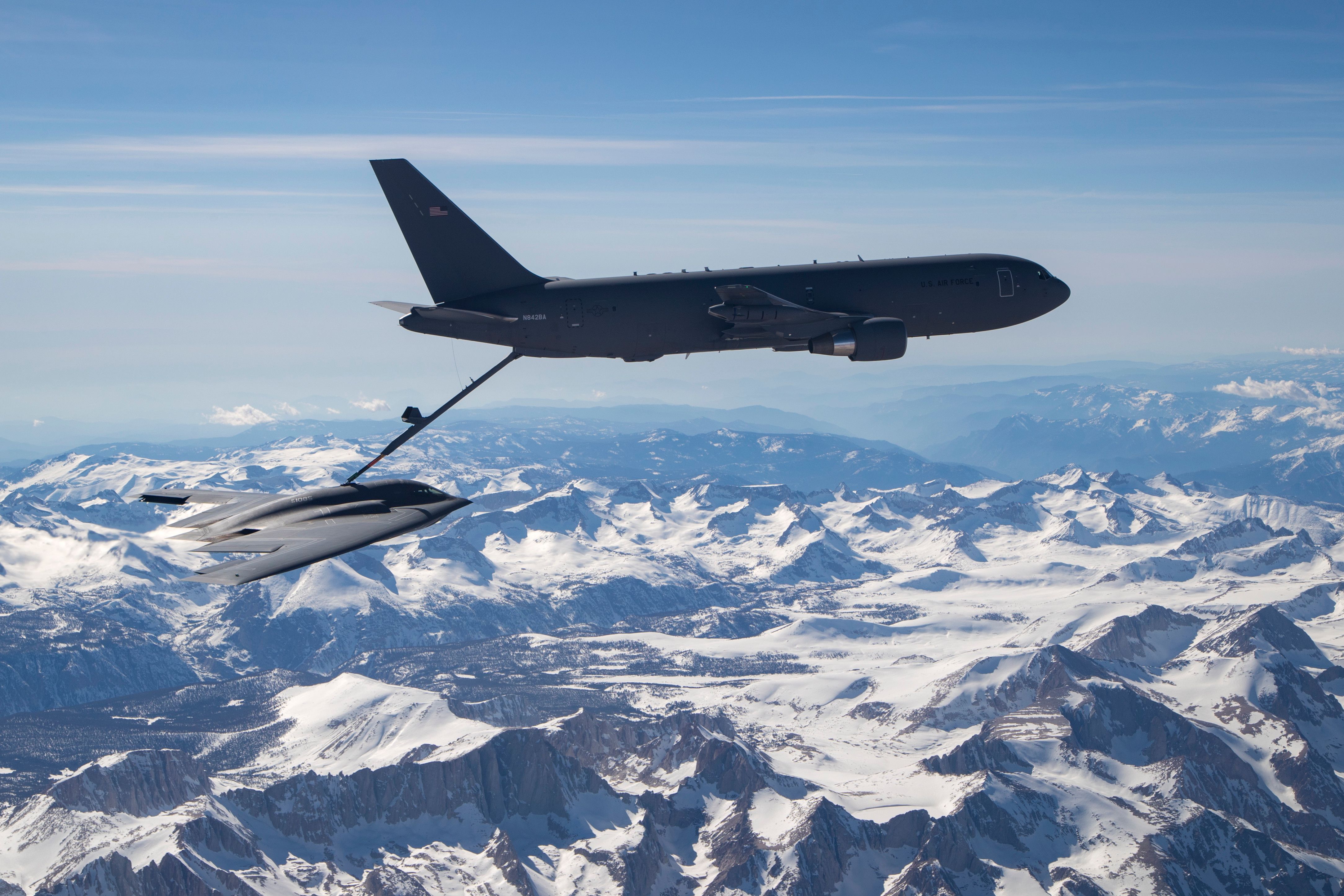 How Does Fuel Storage Differ Between Tankers & Conventional Transport Aircraft?