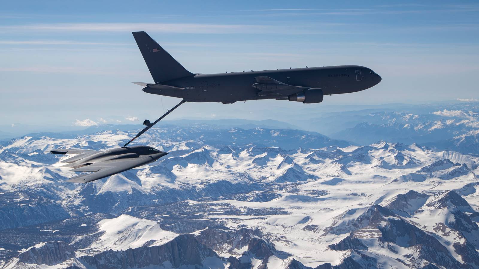 How Does Fuel Storage Differ Between Tankers & Conventional Transport Aircraft?