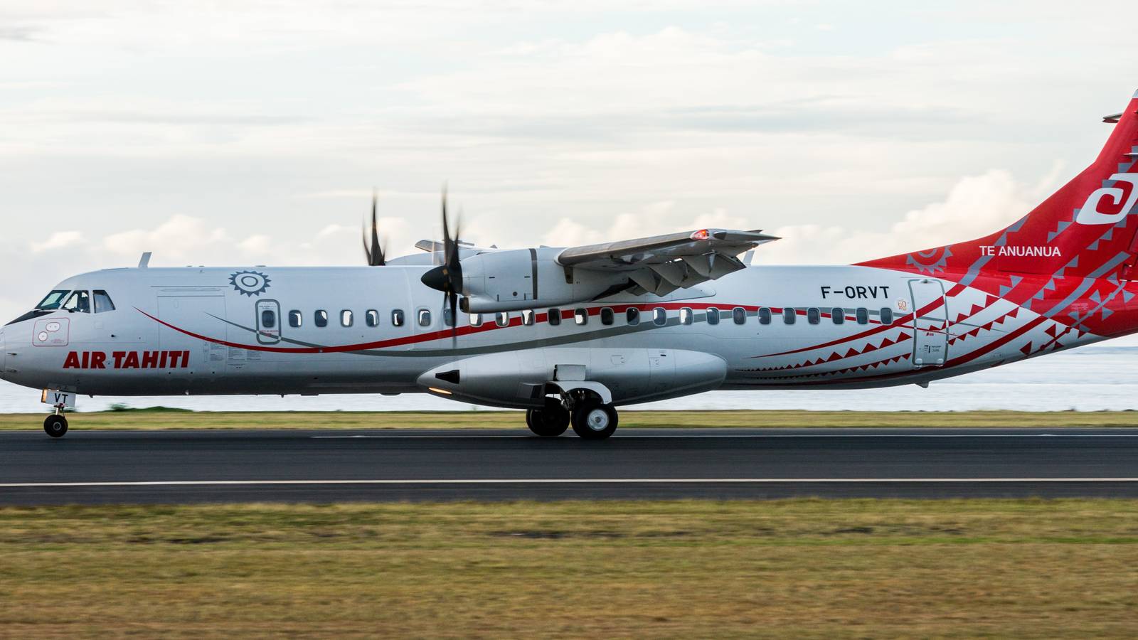 Air Tahiti Gets A New ATR-72 With Polynesian Tattoos