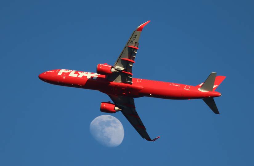 Thousands Of Icelandair Passengers Disrupted: ATC Strikes To Cost ...
