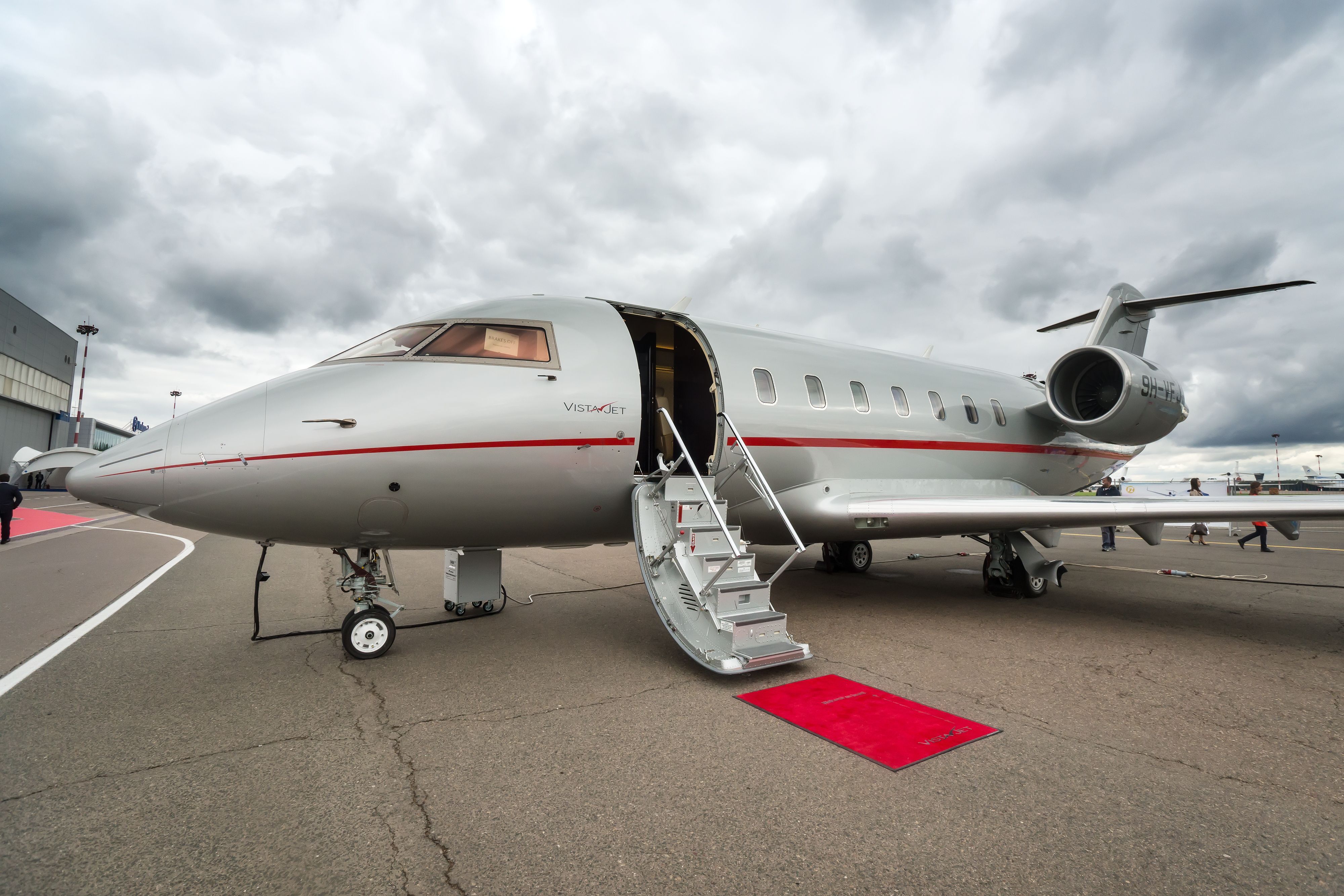 Top 5: The Coolest Aviation-Themed Music Videos
