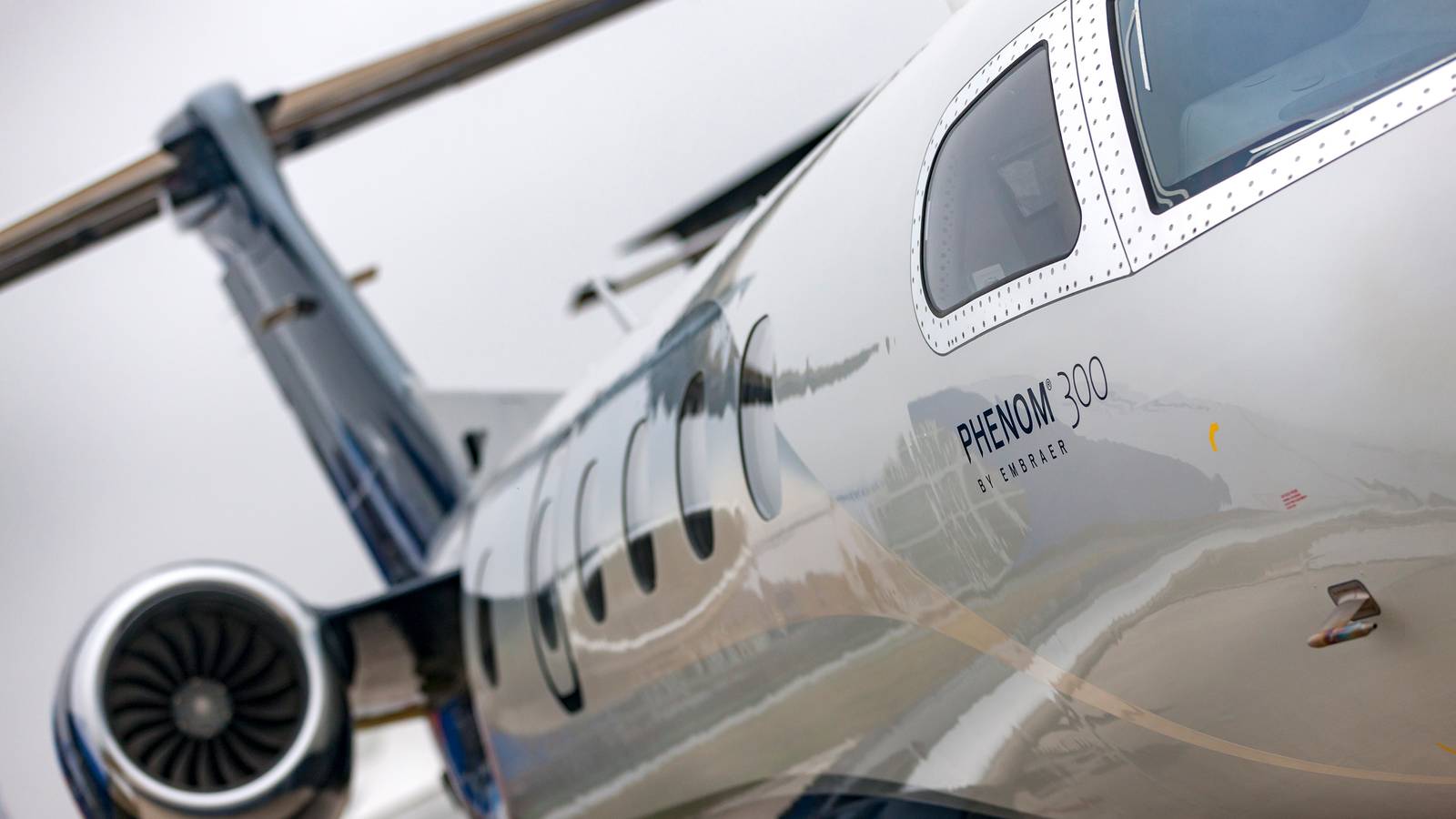 The Learjet 75 Liberty Vs Embraer Phenom 300 - Which Is The Best Private Jet?