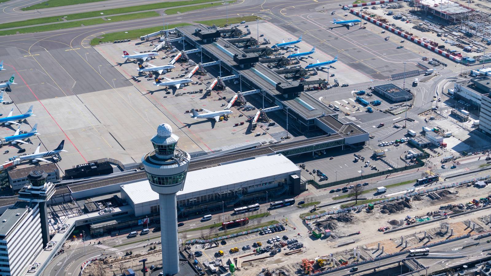 Amsterdam Schiphol Airport's 5 Largest European Markets By Aircraft Movements